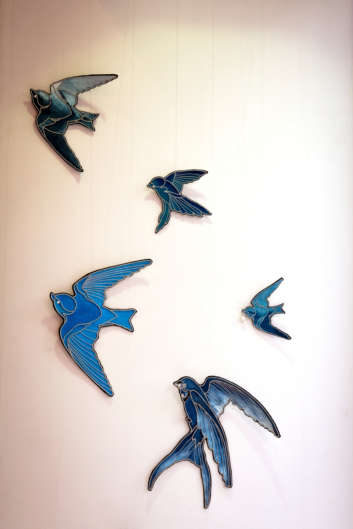Oiseau broche en cuir teinté et brodé - 120€ à 460€