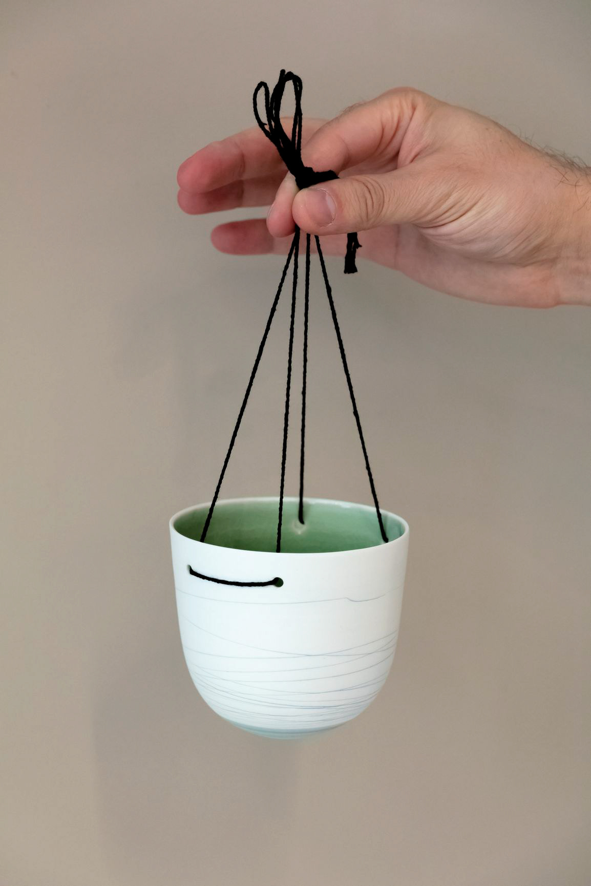 Suspension pour plante en porcelaine - 39€