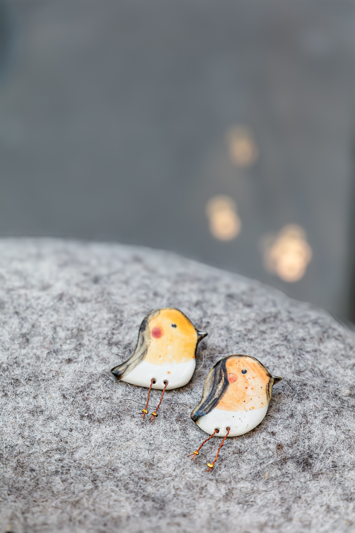 Broche "Piou" en porcelaine - 35€