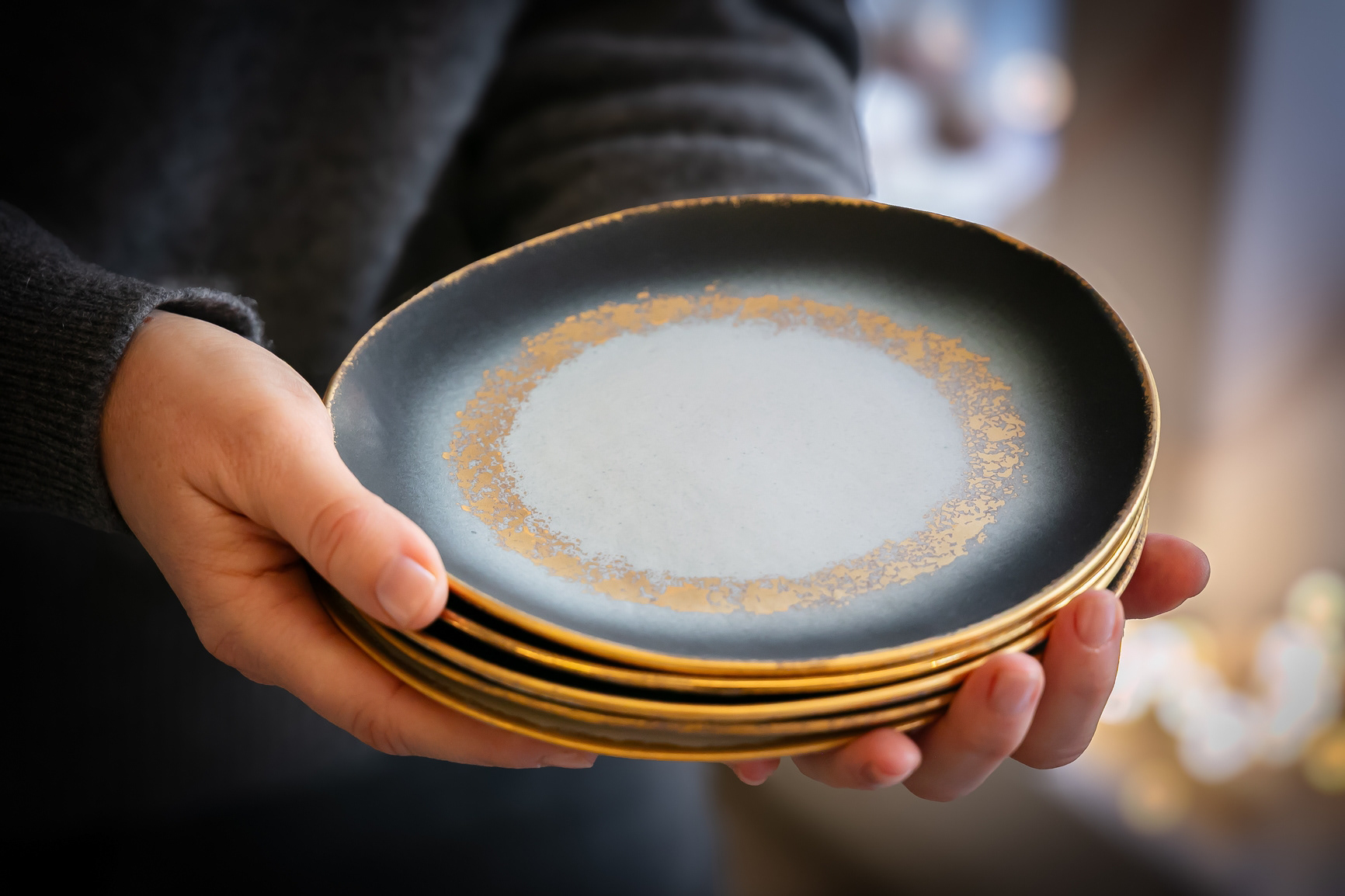 Assiettes en porcelaine et or - 70€ 