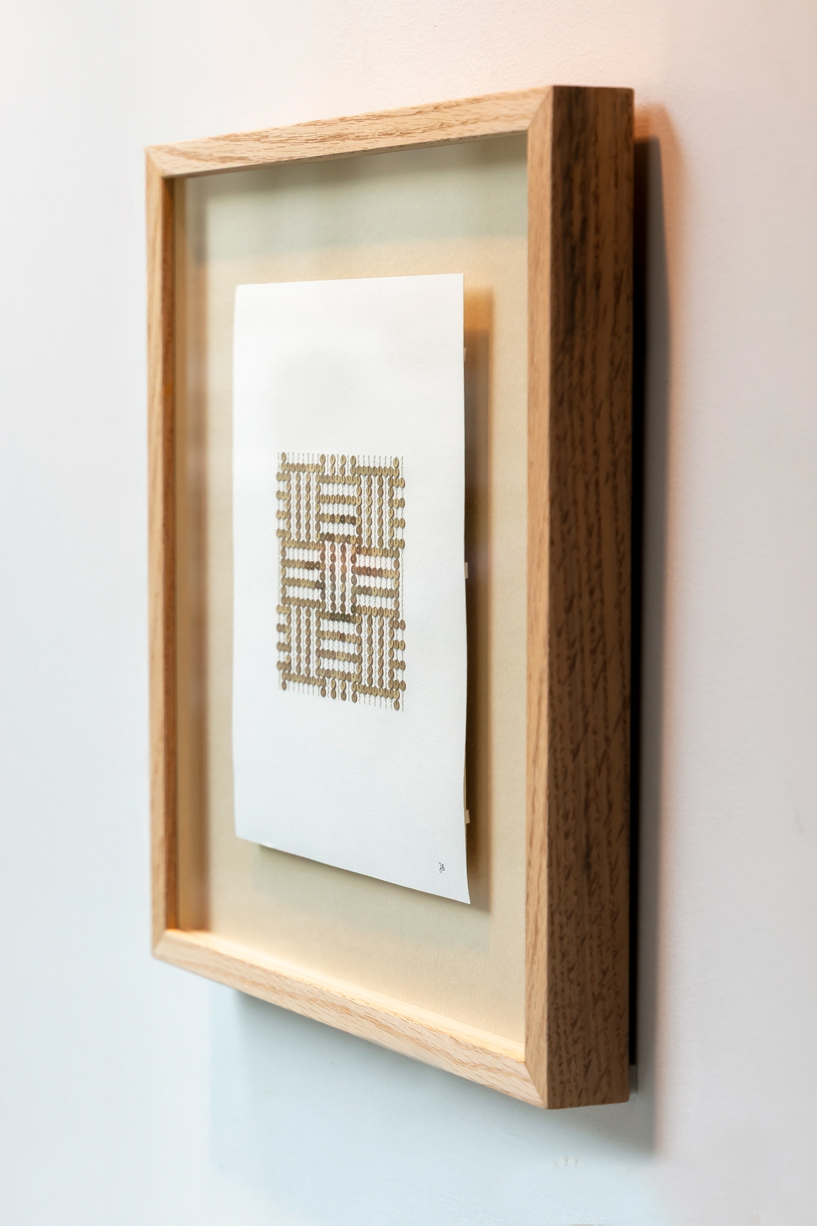 "Carré Optique #10" 31 x 37cm en paillettes brodées et fil métallisé sur papier blanc - 390€