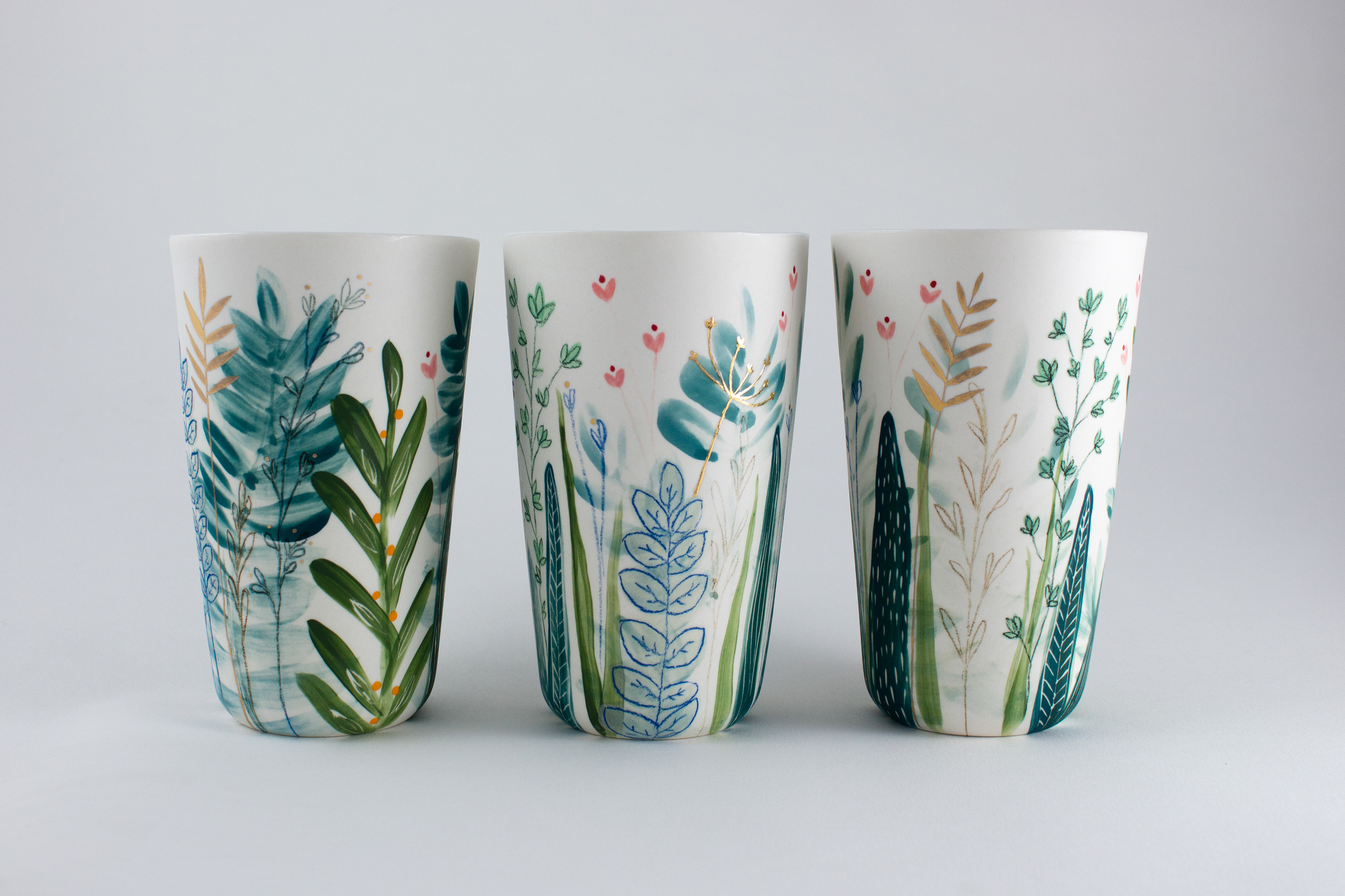 Vase ou grand mug en porcelaine peinte - 89€