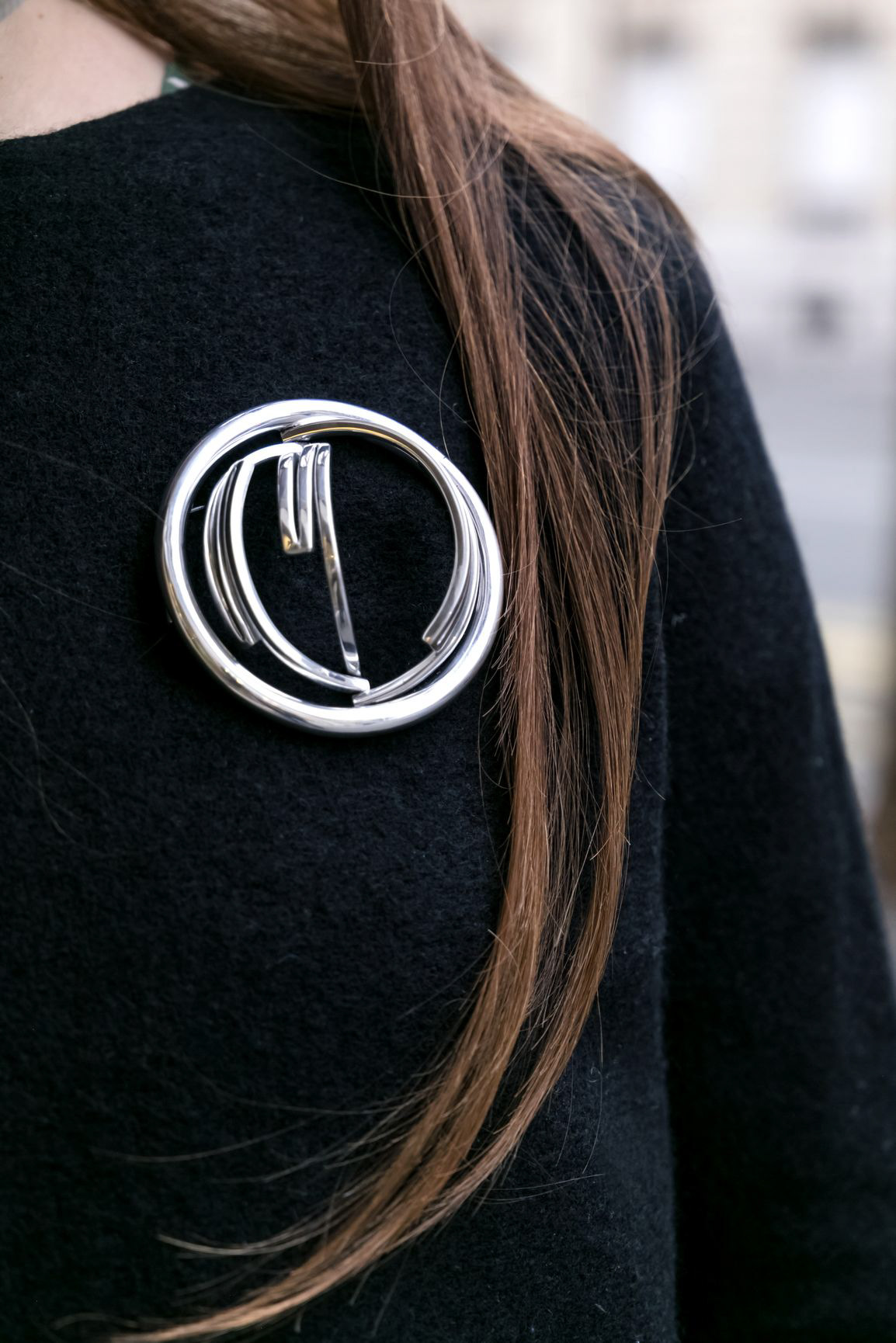 Broche pièce unique en aluminium et magnésium - 325€