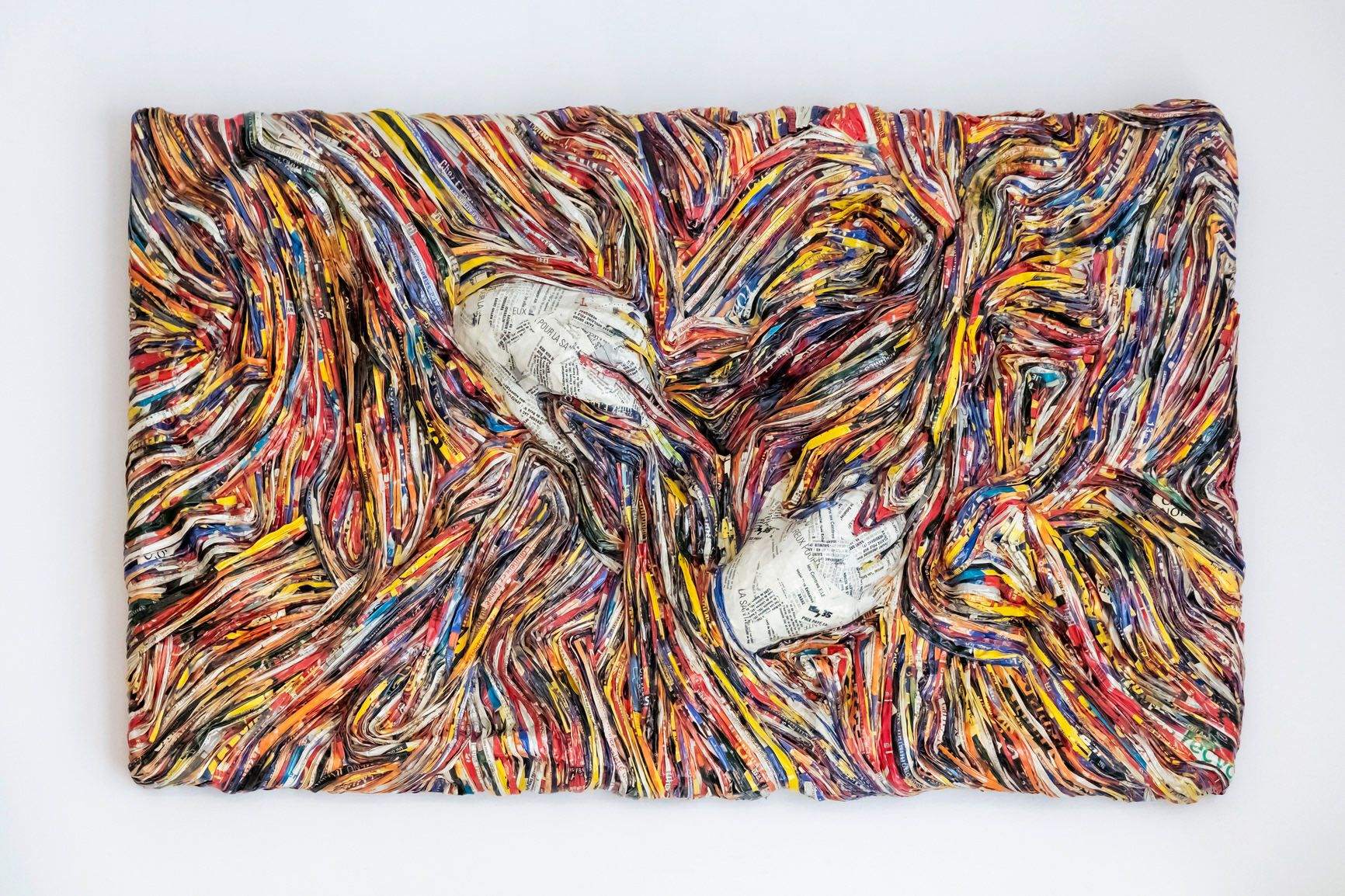 Oeuvre murale, bas relief "Effervescence" en papiers recyclés sur support MDF - 1700€