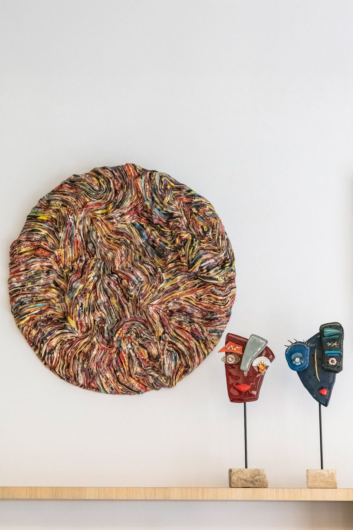 Oeuvre murale, bas relief "Flow" en papiers recyclés sur support MDF - 1000€