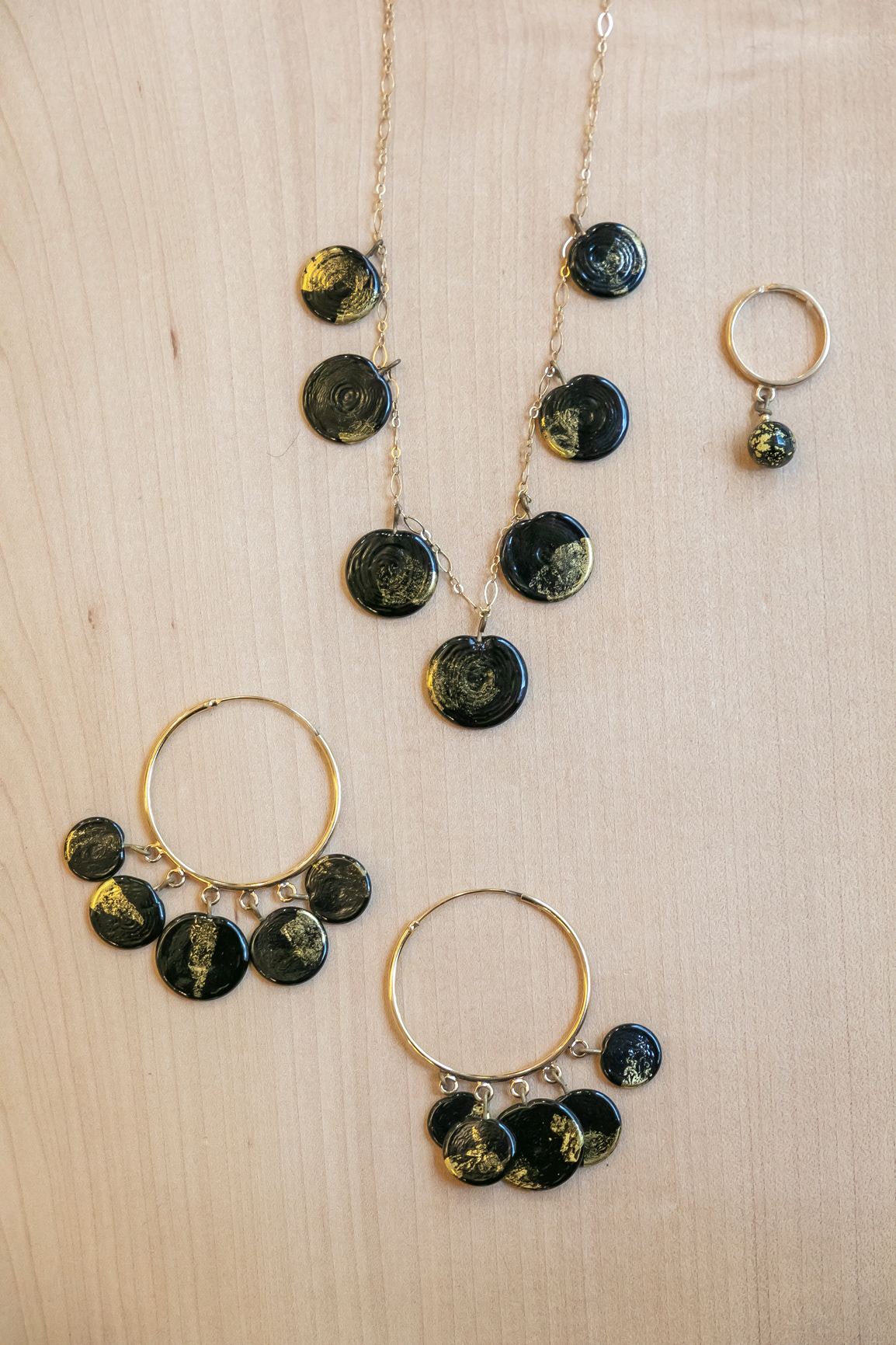 Collier Lorelei en verre et laiton gold filled 130€ - Bague Renaissance 65€ - Créoles Lorelei 90€