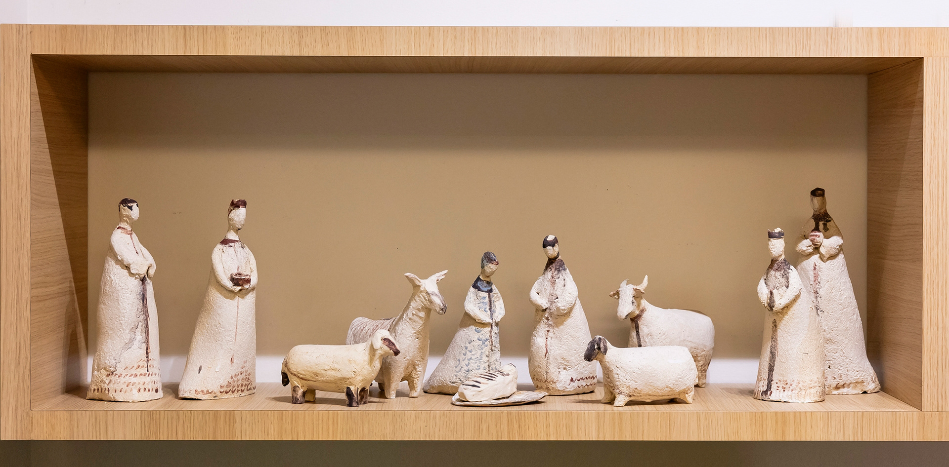 Crèche en céramique 11 sujets - 600€