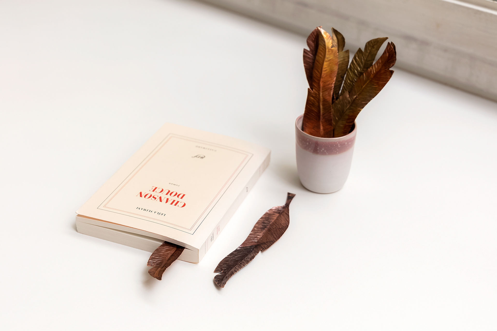 Marque page plume en laiton et cuivre - 37€