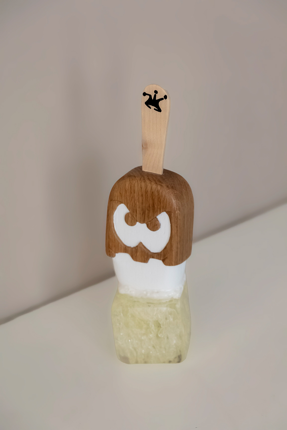Sculpture "Pop'ice Banquise" en bois et résine - 250€
