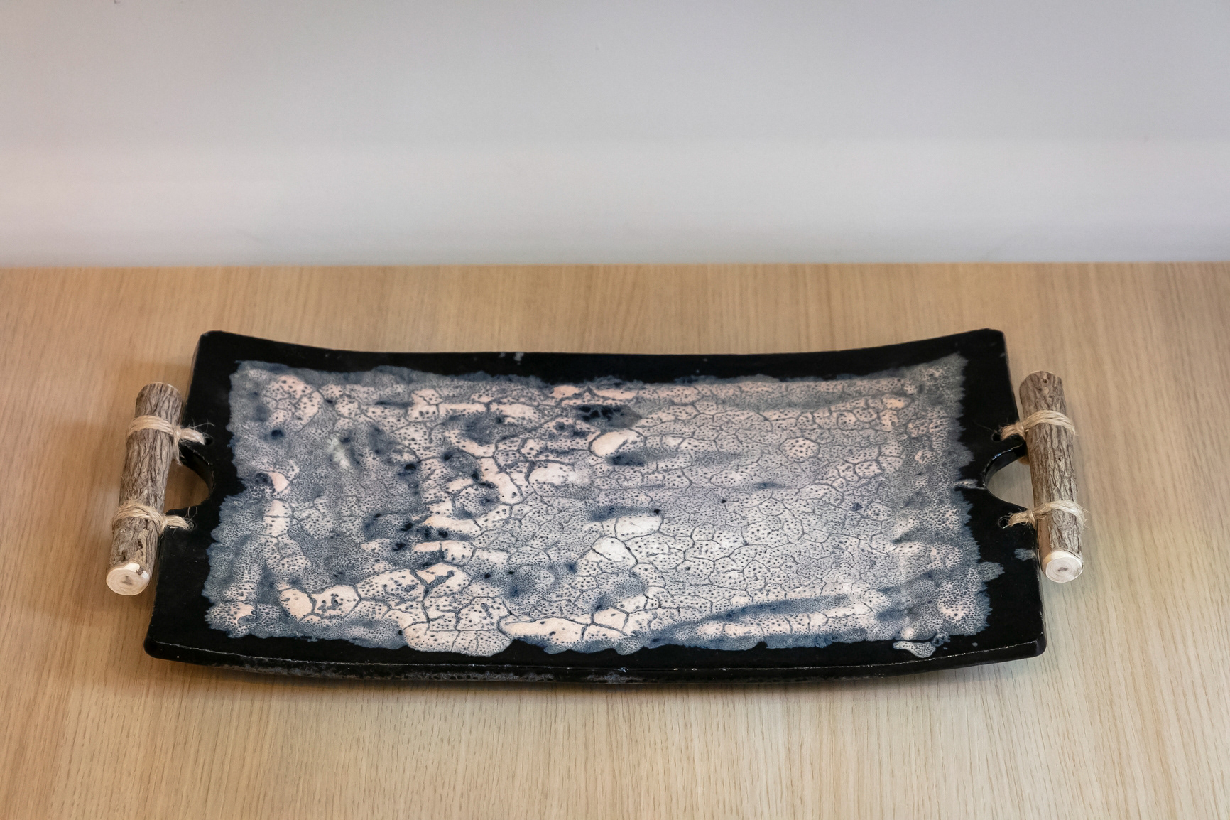Plateau en céramique et bois - 350€