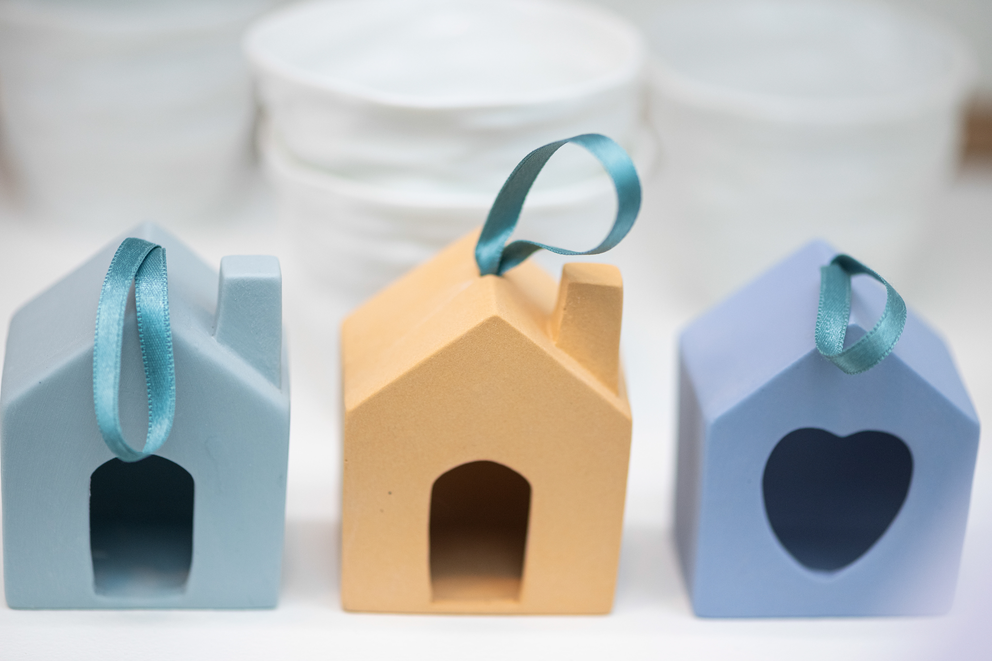 Lot de 3 maisons en porcelaine - 76€