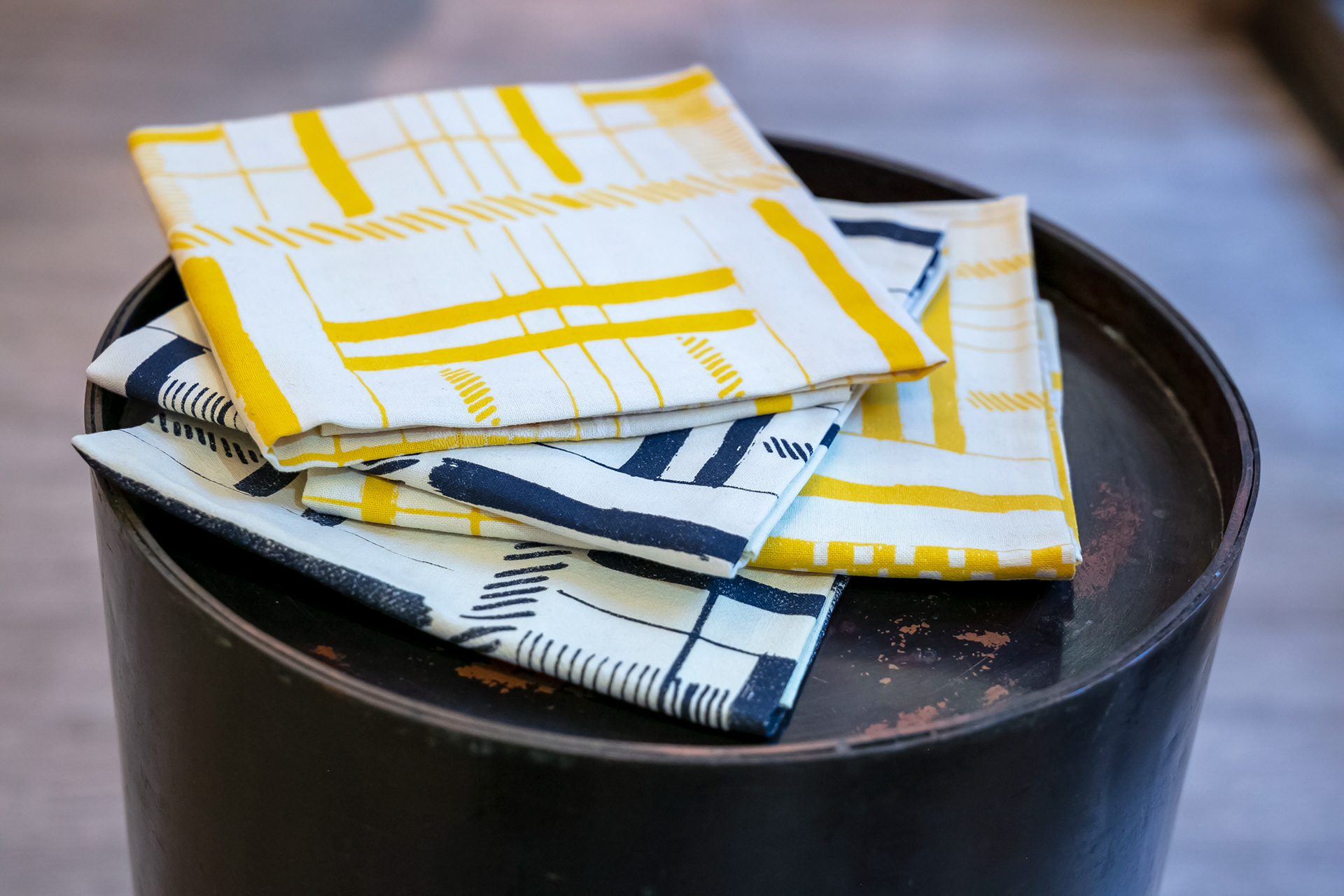 Lot de 4 serviettes de table sérigraphiées - 38 €