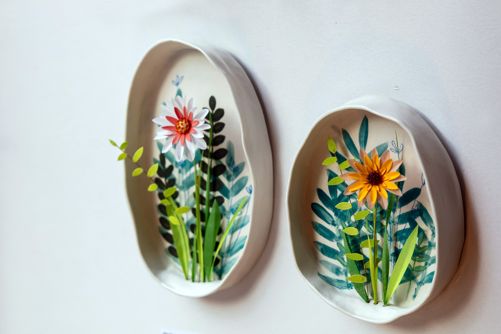 "Tableau Fleuri" GM en porcelaine, textile et verre 145€ - PM 130€