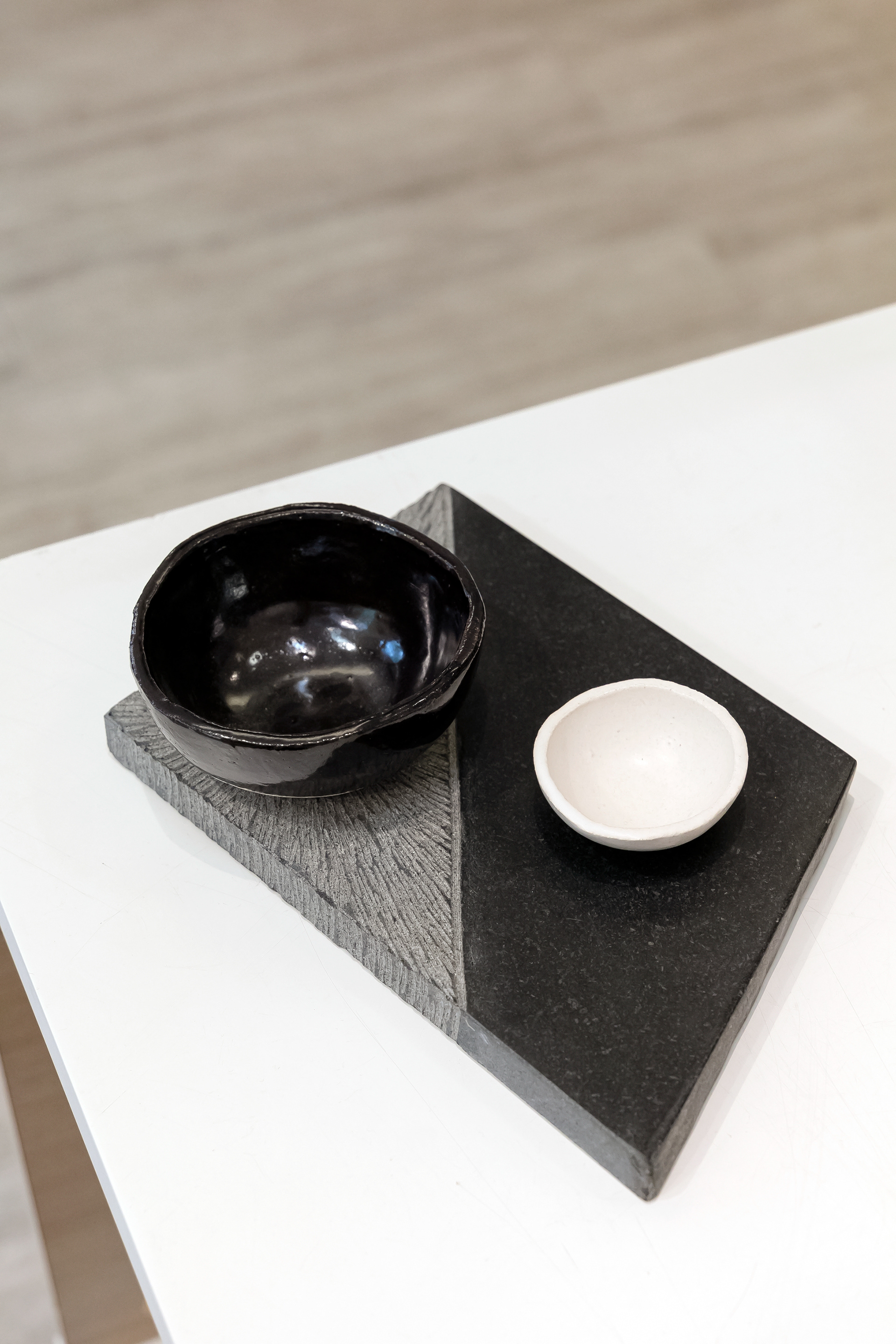 Plateau en granite - 80€, Bol 25€