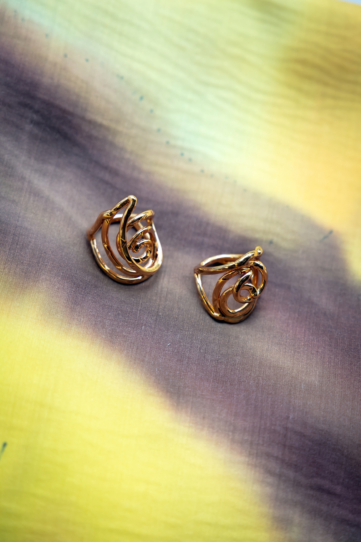 Bague simple en laiton doré - 32 €