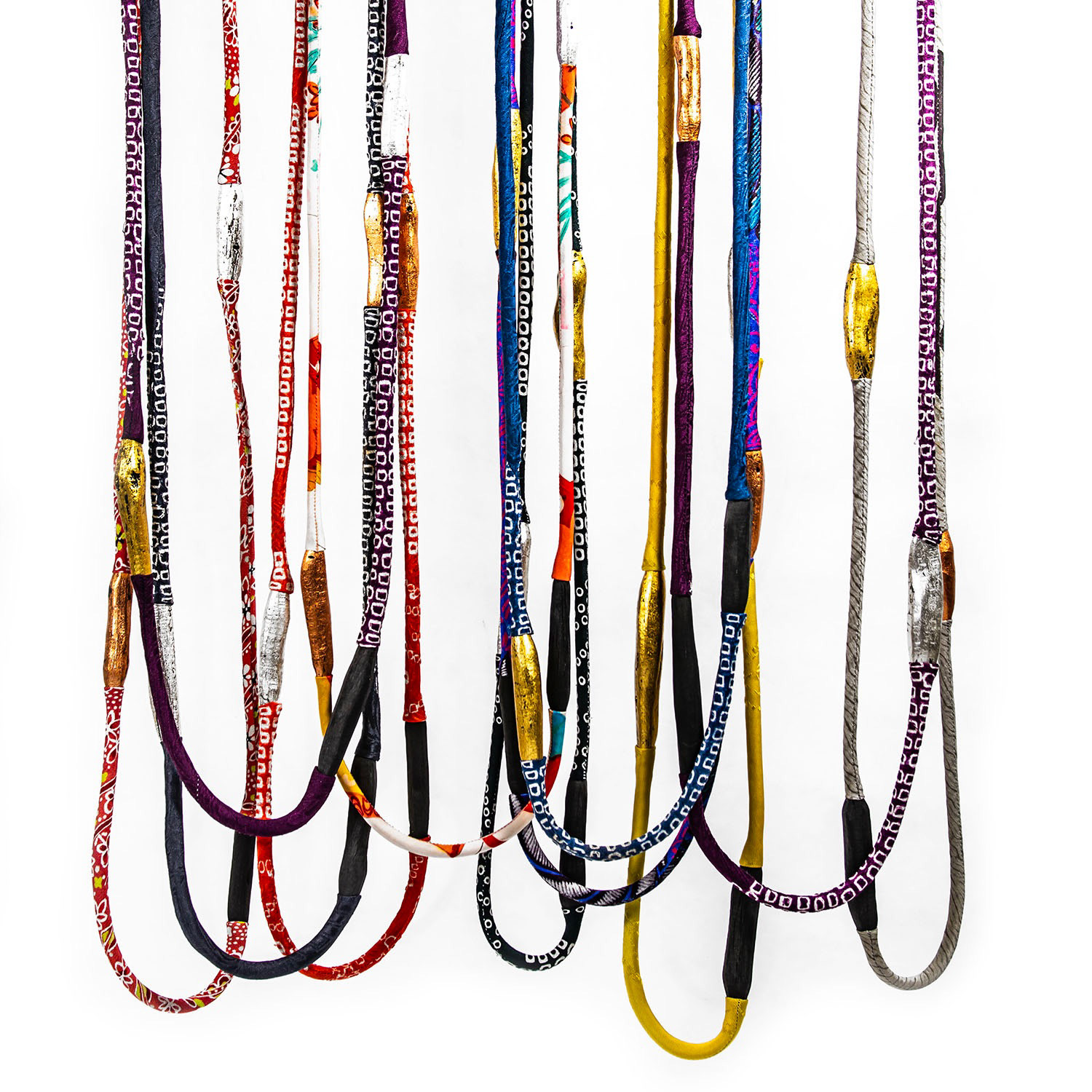 Sautoir Nagewa-Silk en charbon et soie - 165€