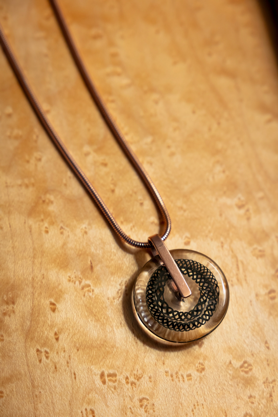 Collier "Tricot" en verre - 70€