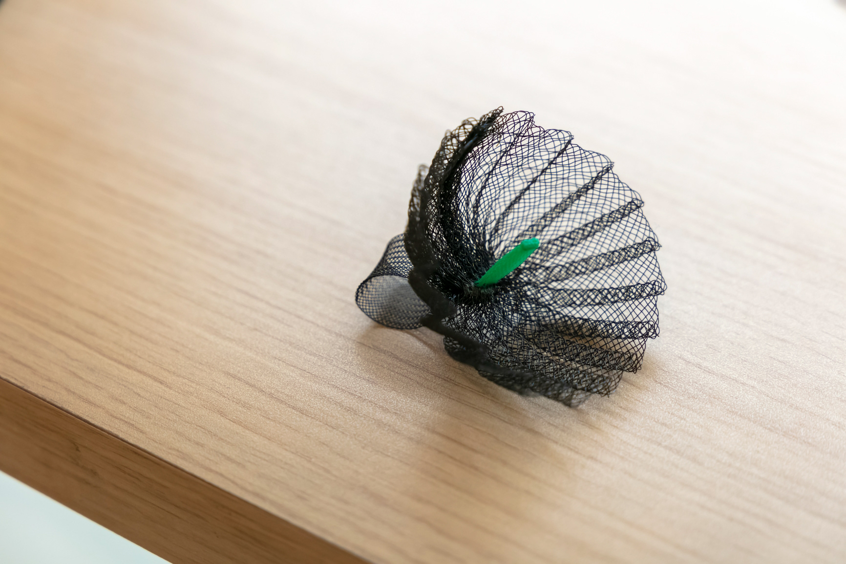 Bague "Fleur plissée" en textile - 45€