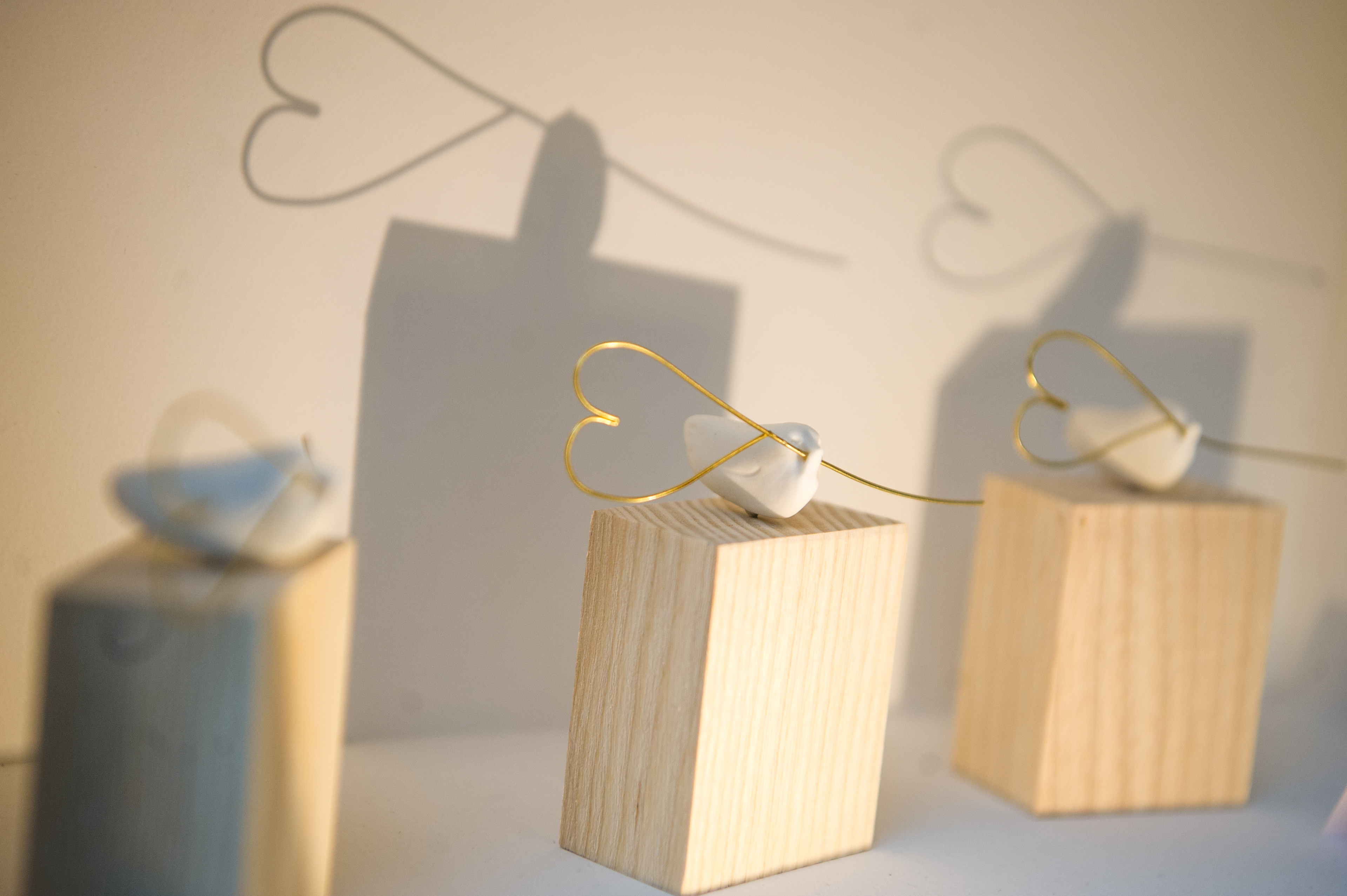 Sculpture "Pour toi" en bois, porcelaine et métal - 19€