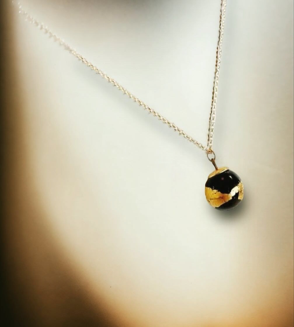 Pendentif Renaissance en verre et laiton gold filled -  65€