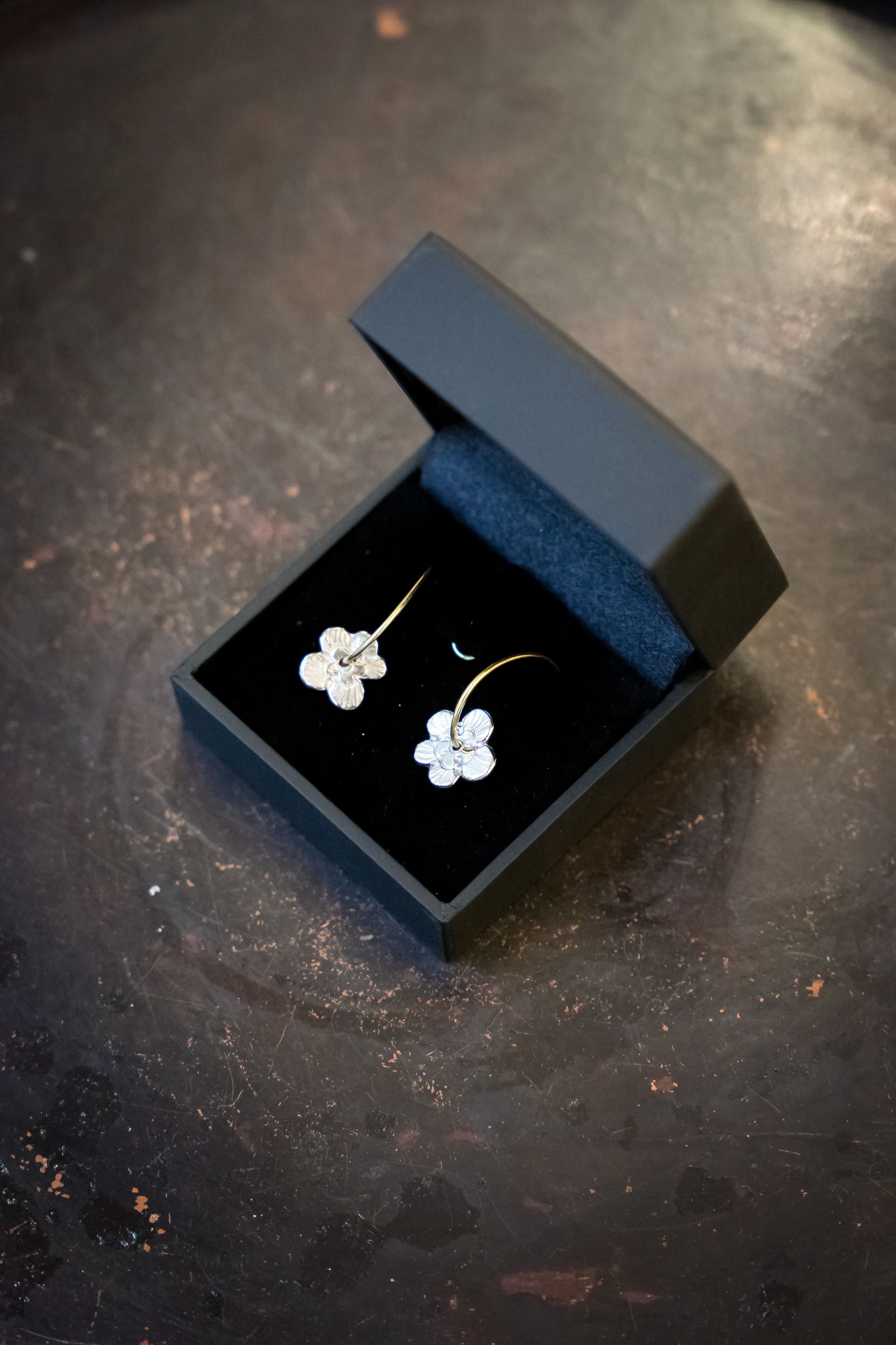 BO Myosotis 4 saisons en or blanc et jaune - 680€