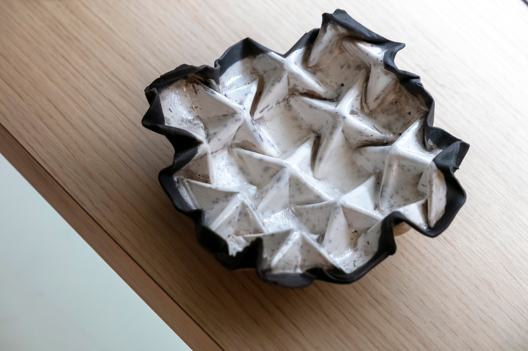 Coupe en raku plissé - 130€