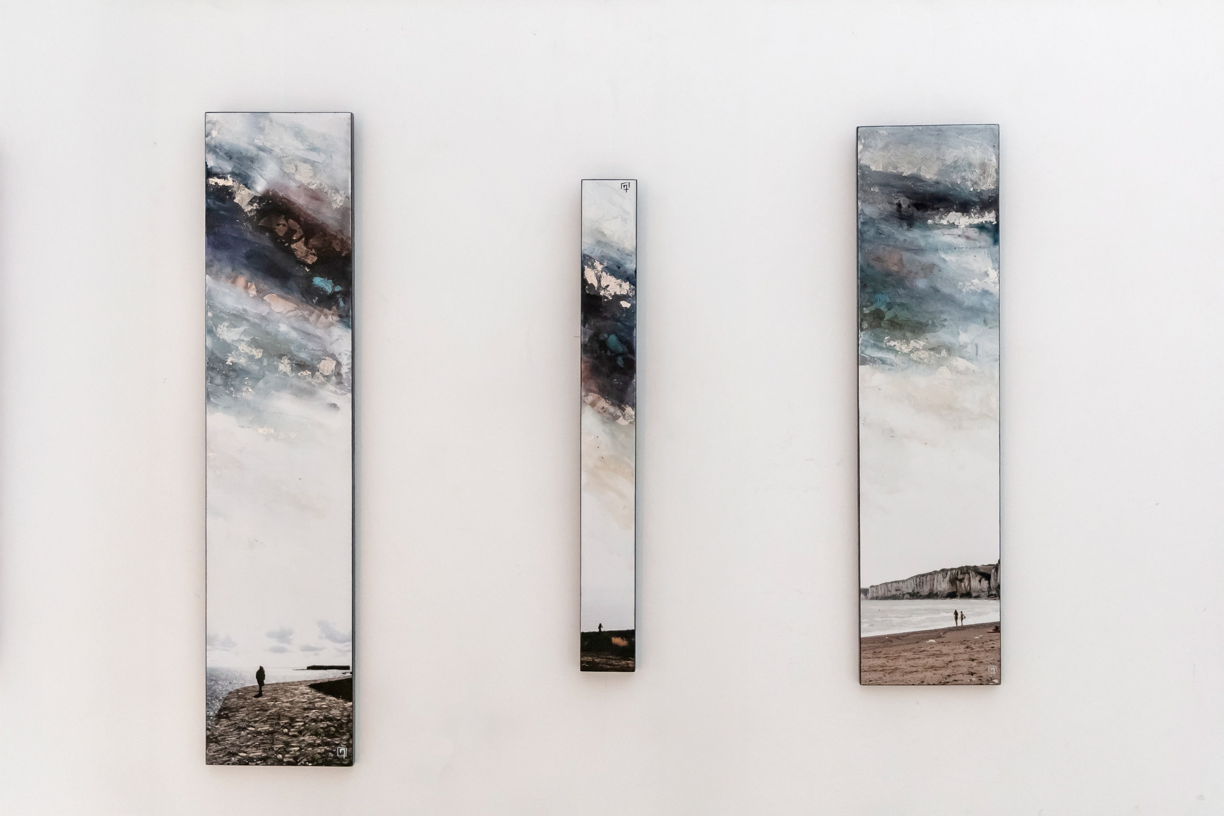 "Tathiou II" laque sur bois 540€ - "Lande mer I" 290€ - "Falaise" 460€