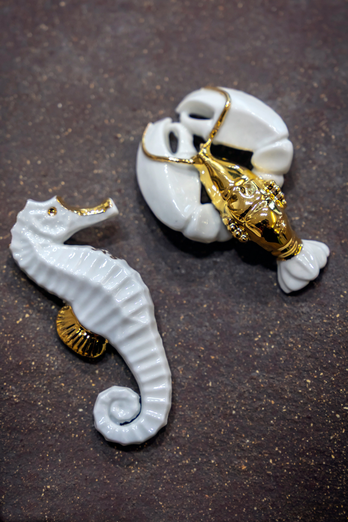 Porte-couvert hippocampe en porcelaine 30€ - Homard 40€