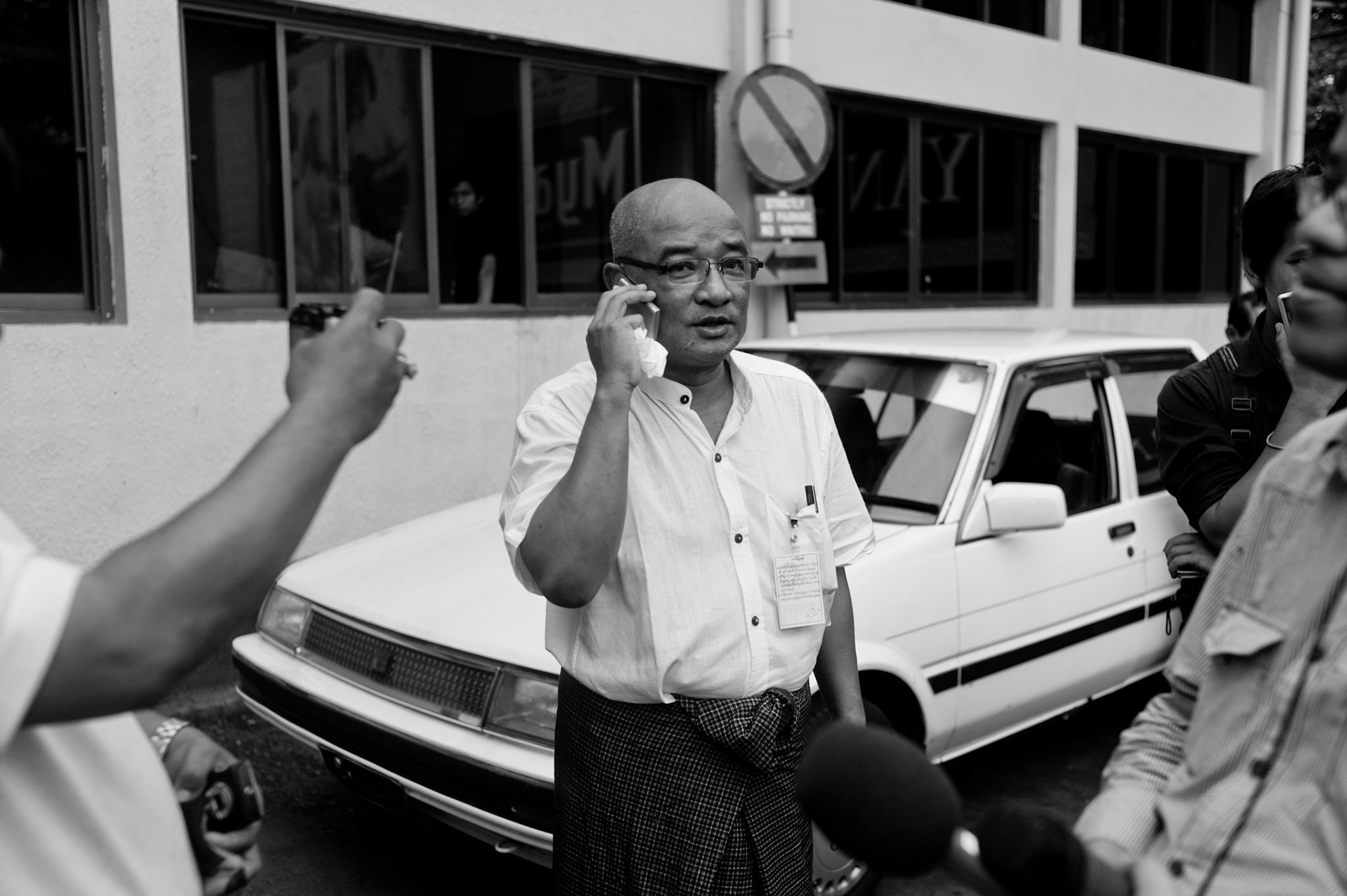 Zarganar, who was released from prison in an amnesty in October 2011, liaises with the authorities over access inside the airport. The Presidential amnesty saw more than 600 political prisoners released from prison, many of who were former leaders of the mass democracy uprising in 1988 and were serving long sentences of 65 years or more.