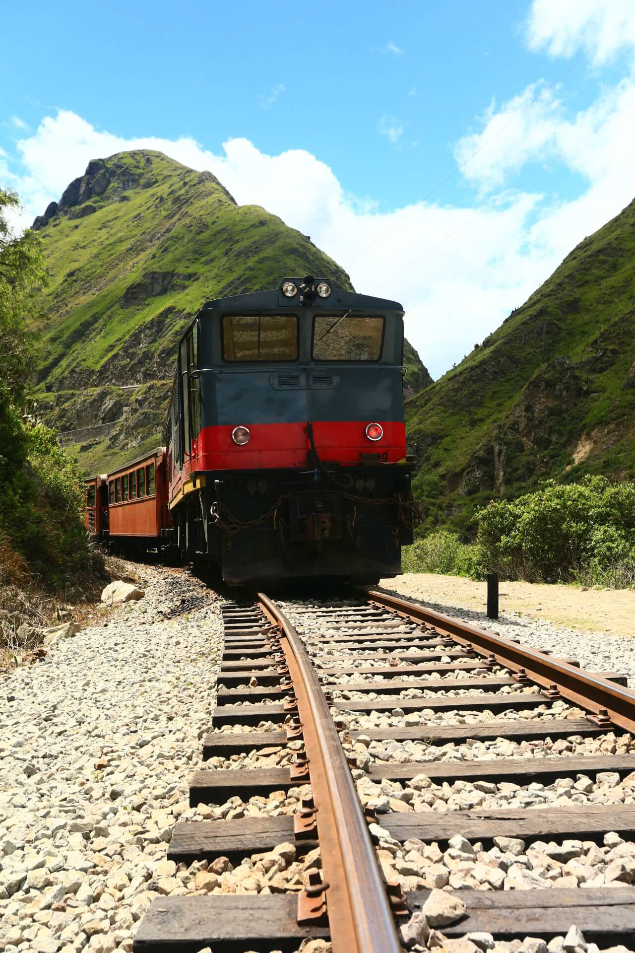 Train to the Devil's Nose