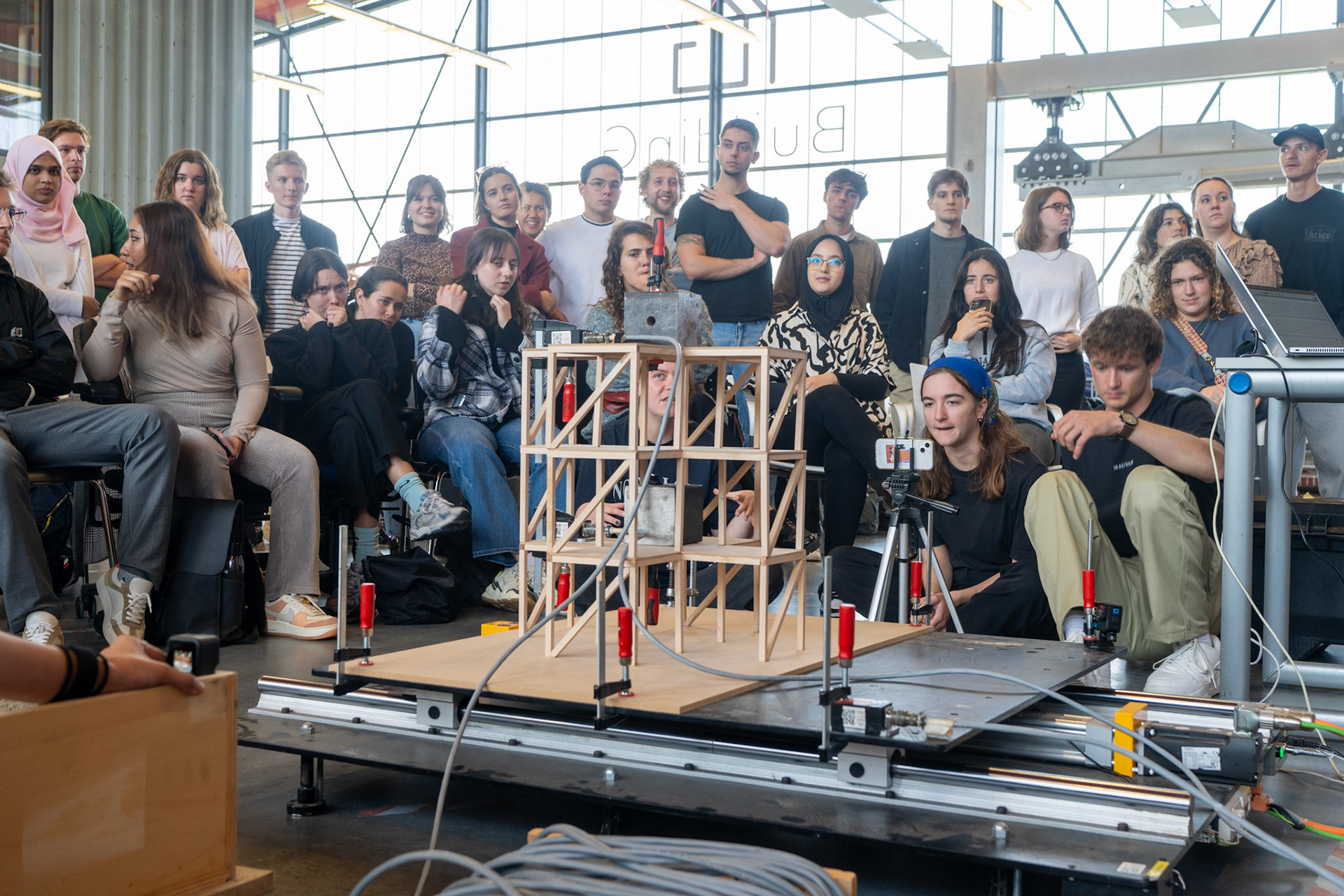 Shake table testing at Hanze Hogeschool in Groningen