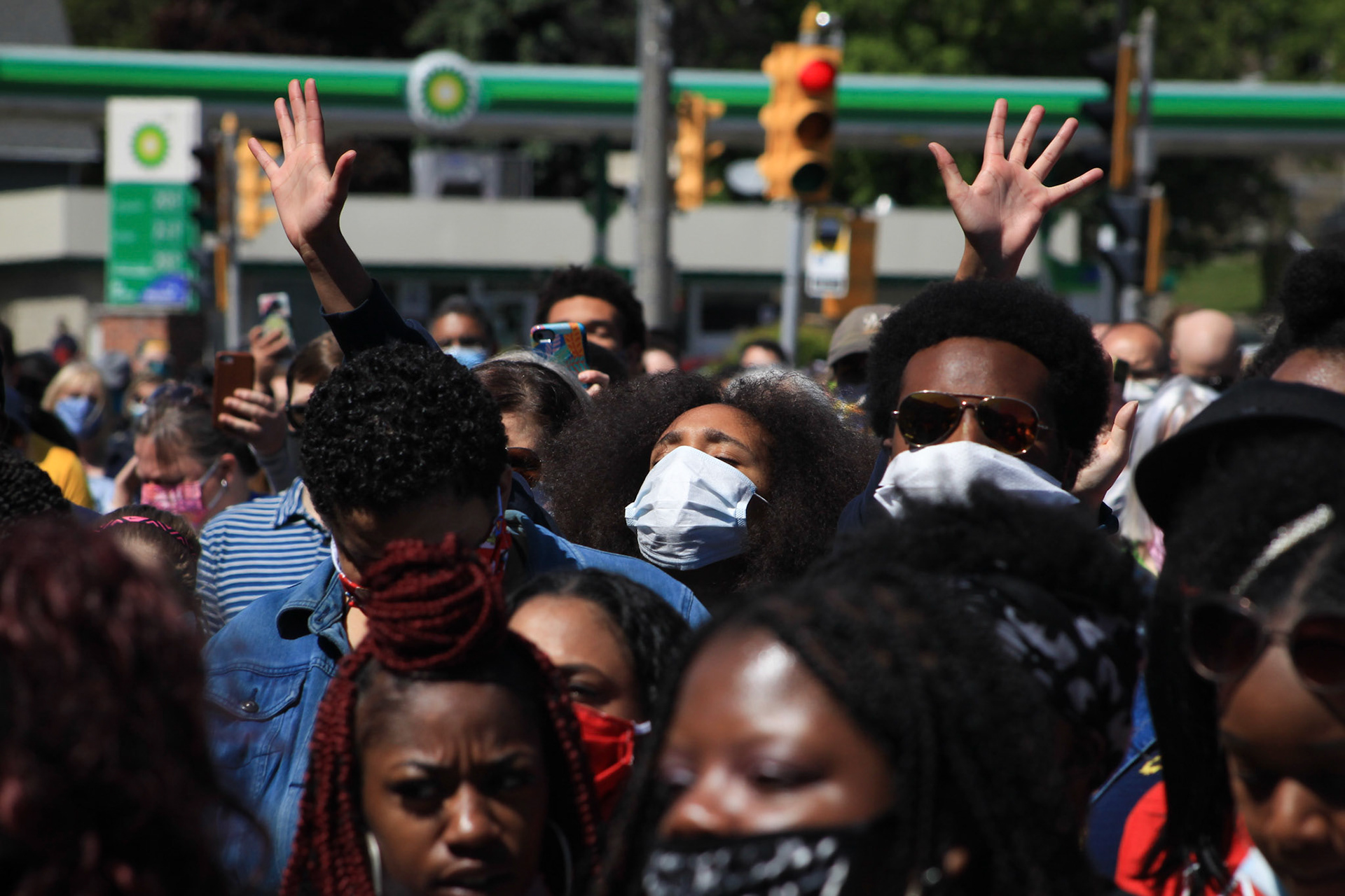Milwaukee, WI, May 31. The third day of the march in Milwaukee was carried out peacefully, the march started from MLK and Locust to Oakland avenue, Hundreds of protesters cry out for justice after the murder of George Floyd caused by a police officer in Minneapolis . (photo by: Edwin Gonzalez)