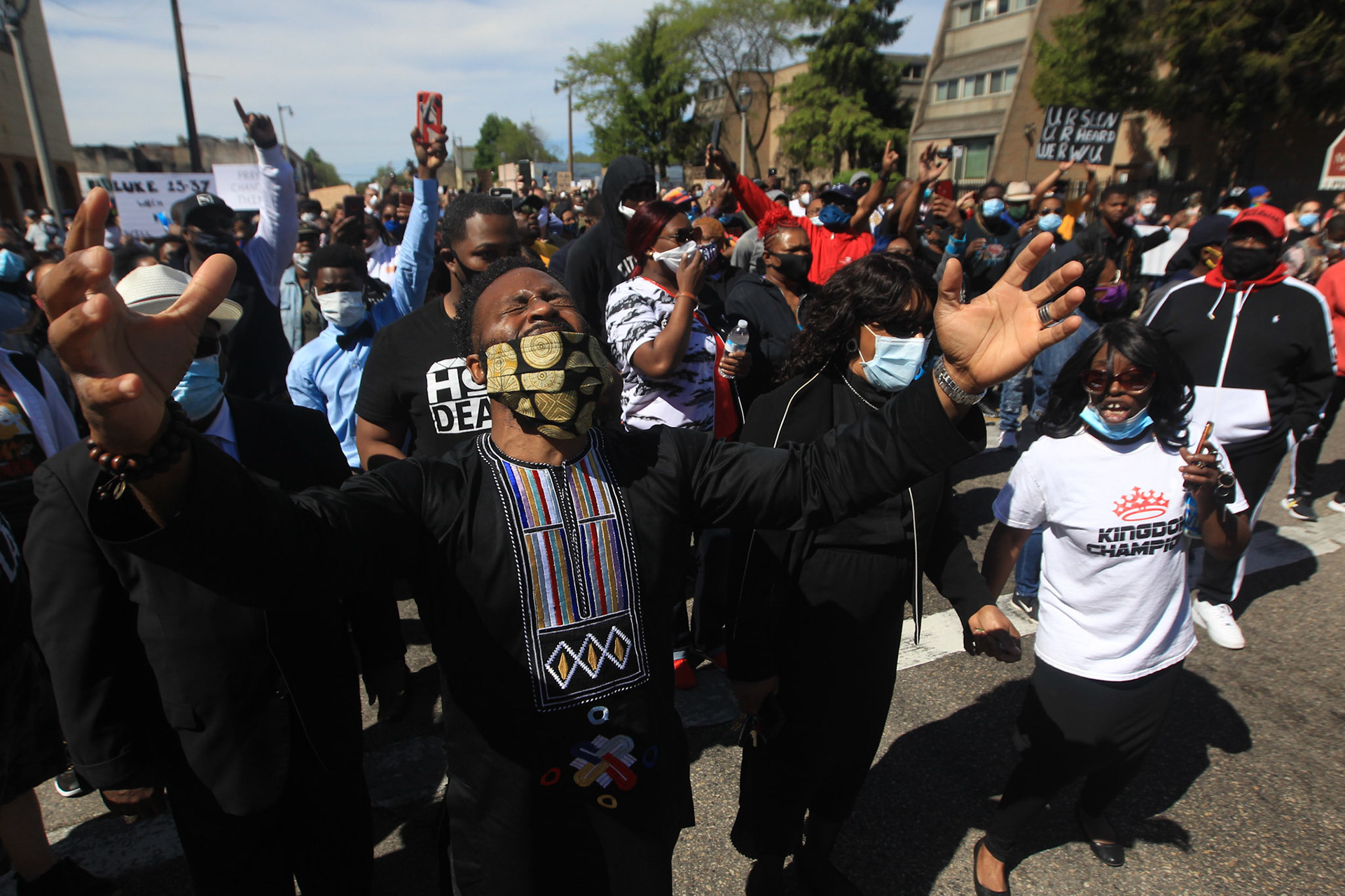 Milwaukee, WI, May 31. The third day of the march in Milwaukee was carried out peacefully, the march started from MLK and Locust to Oakland avenue, Hundreds of protesters cry out for justice after the murder of George Floyd caused by a police officer in Minneapolis . (photo by: Edwin Gonzalez)