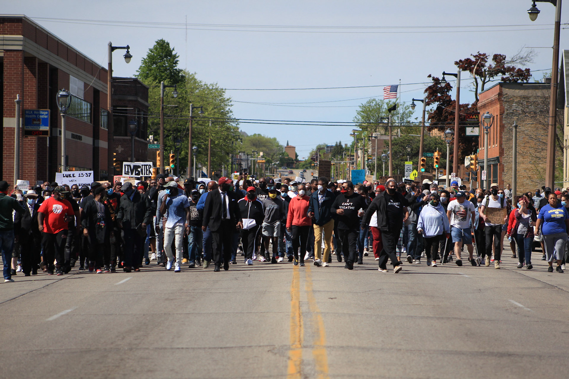 Milwaukee, WI, May 31. The third day of the march in Milwaukee was carried out peacefully, the march started from MLK and Locust to Oakland avenue, Hundreds of protesters cry out for justice after the murder of George Floyd caused by a police officer in Minneapolis . (photo by: Edwin Gonzalez)