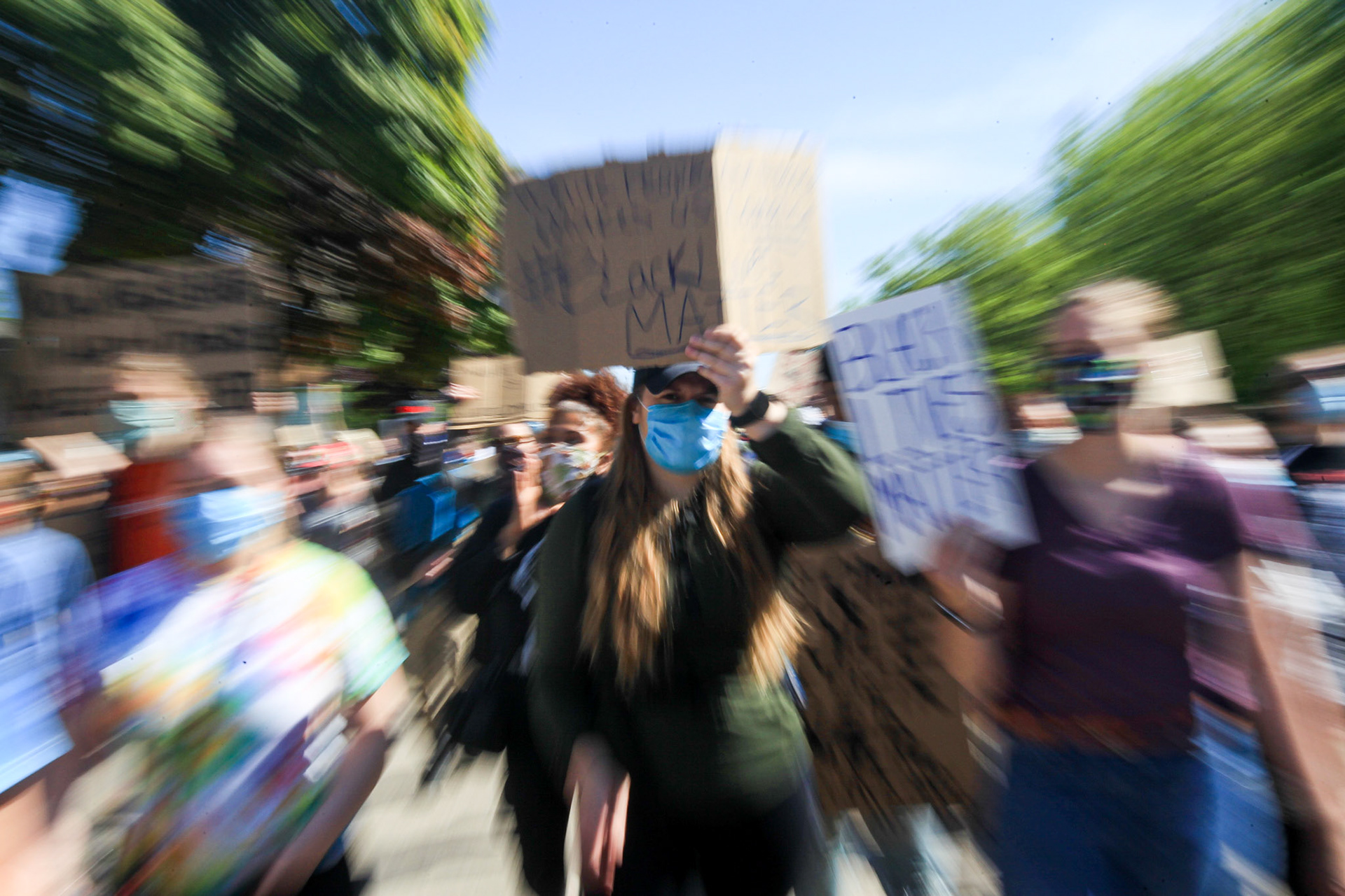Milwaukee, WI, May 31. The third day of the march in Milwaukee was carried out peacefully, the march started from MLK and Locust to Oakland avenue, Hundreds of protesters cry out for justice after the murder of George Floyd caused by a police officer in Minneapolis . (photo by: Edwin Gonzalez)