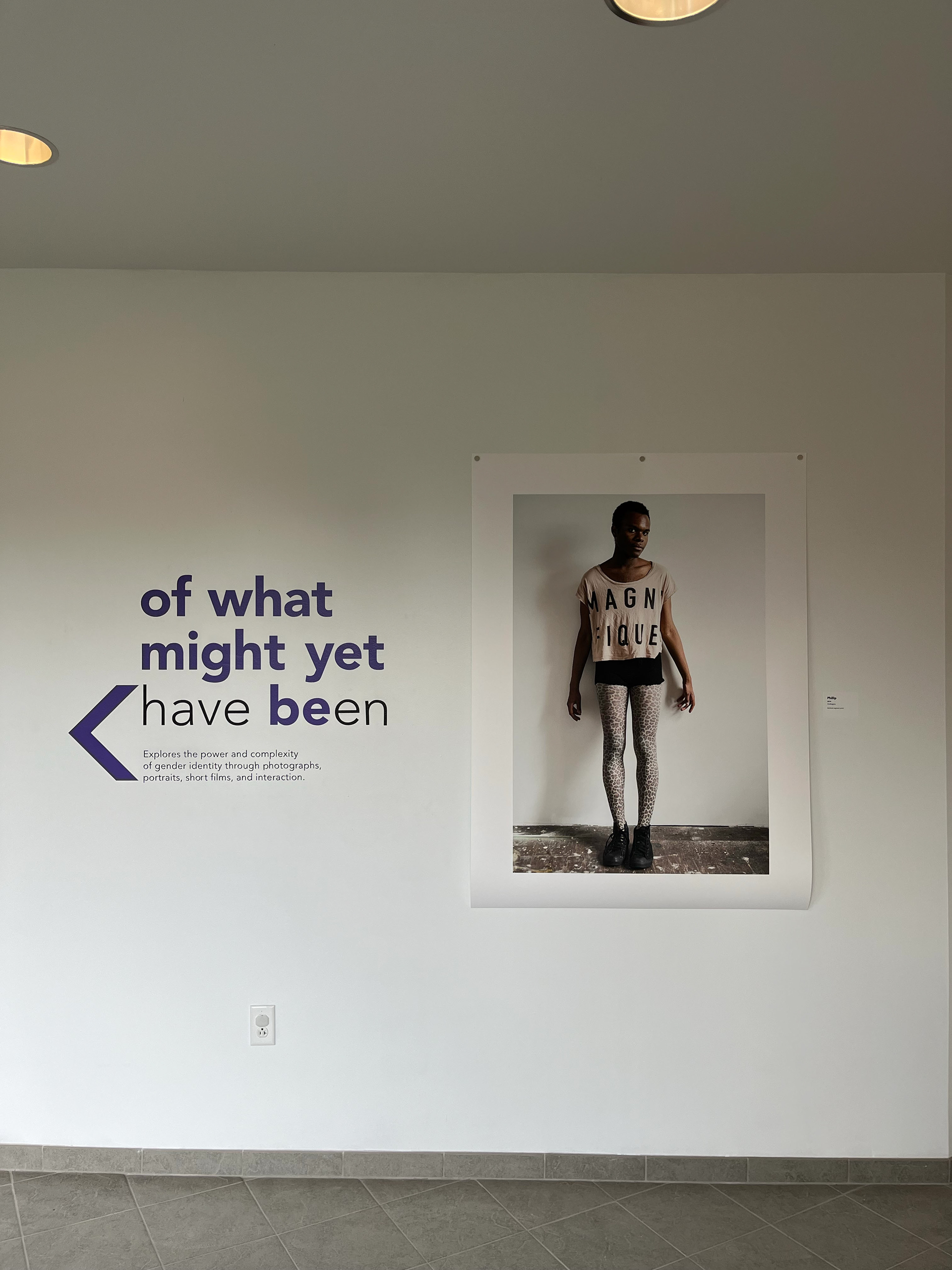 Outside wall design to lead people in