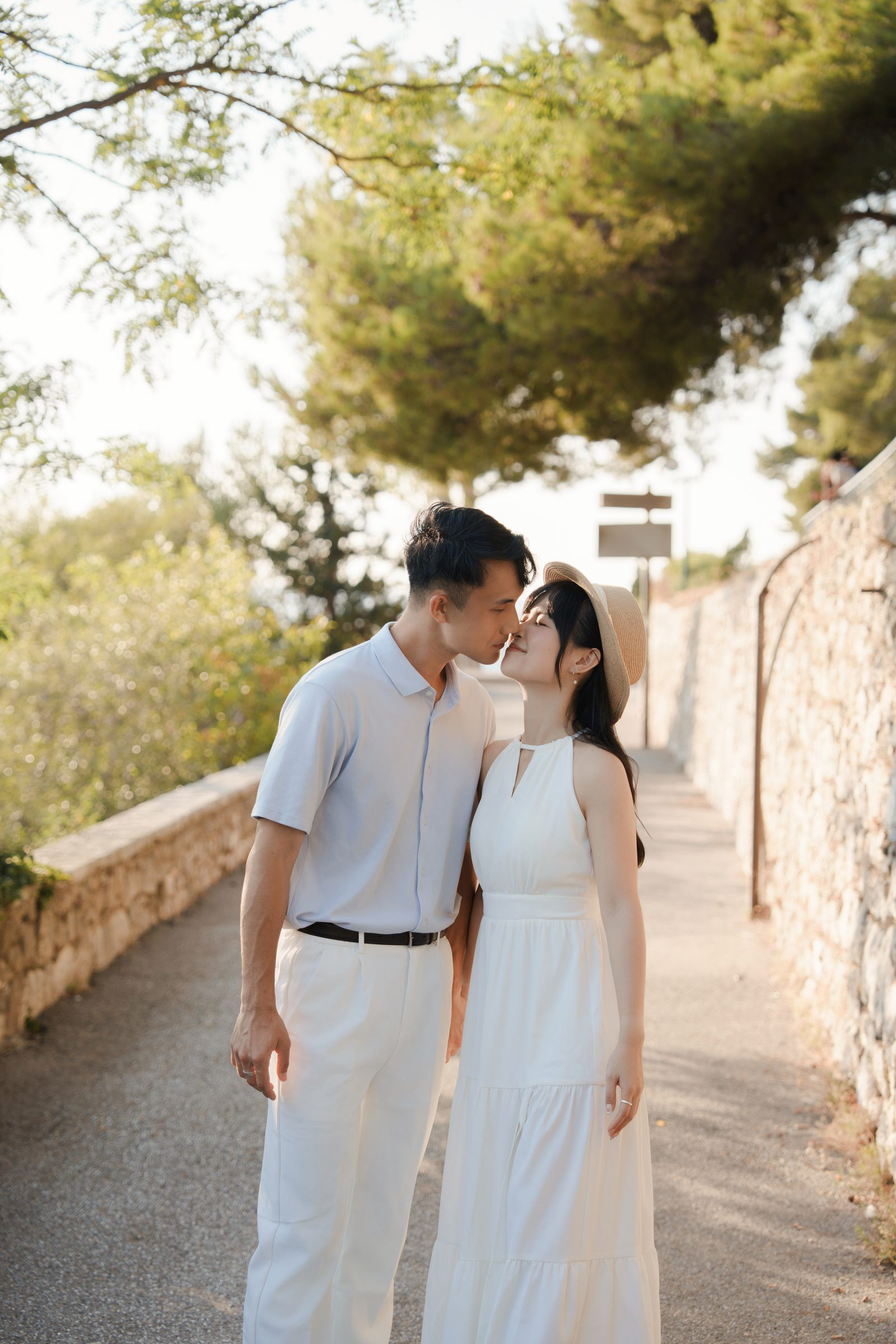 Nose to nose on a quiet stone-walled lane on Castle Hill