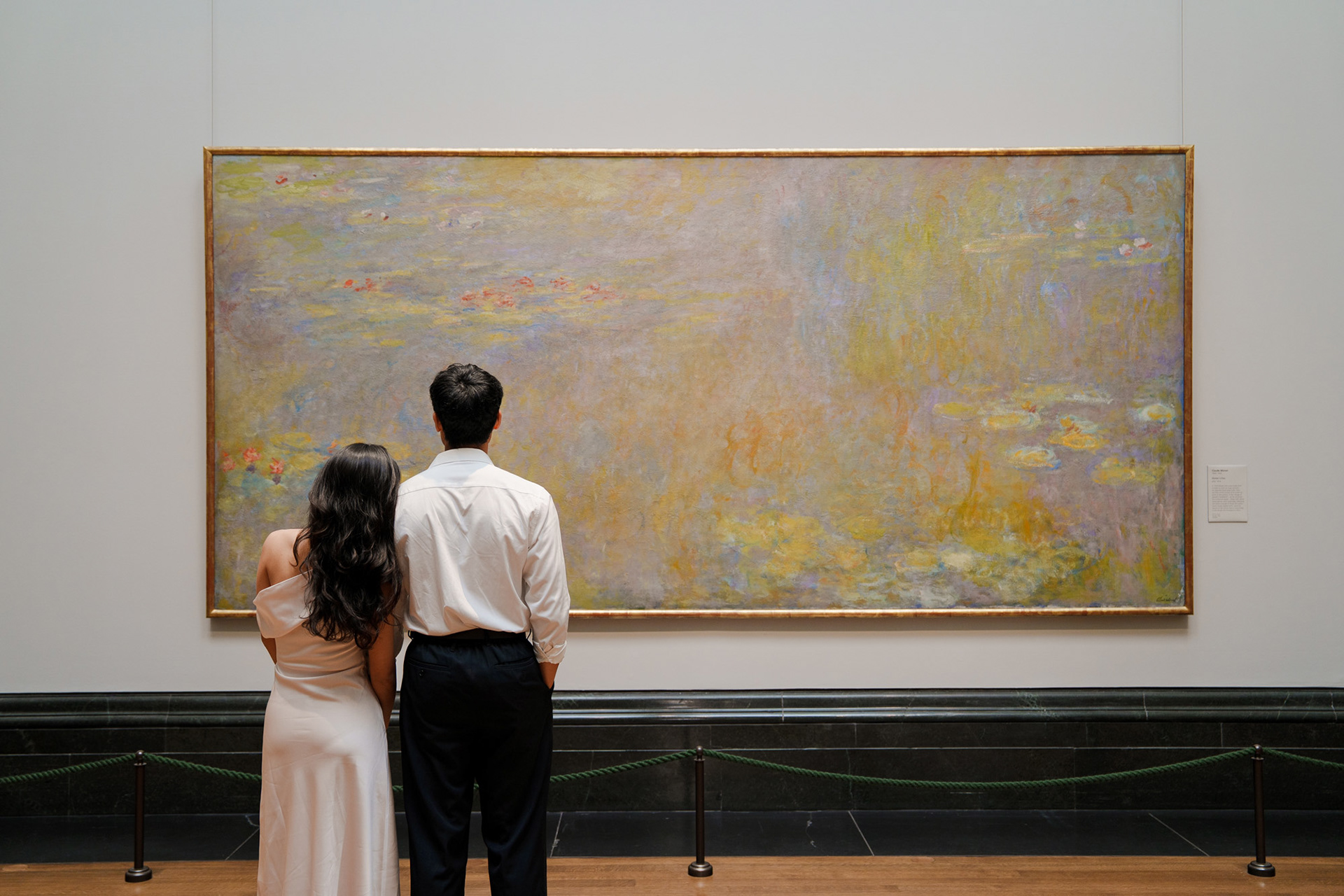 London Couple Photo At National Gallery