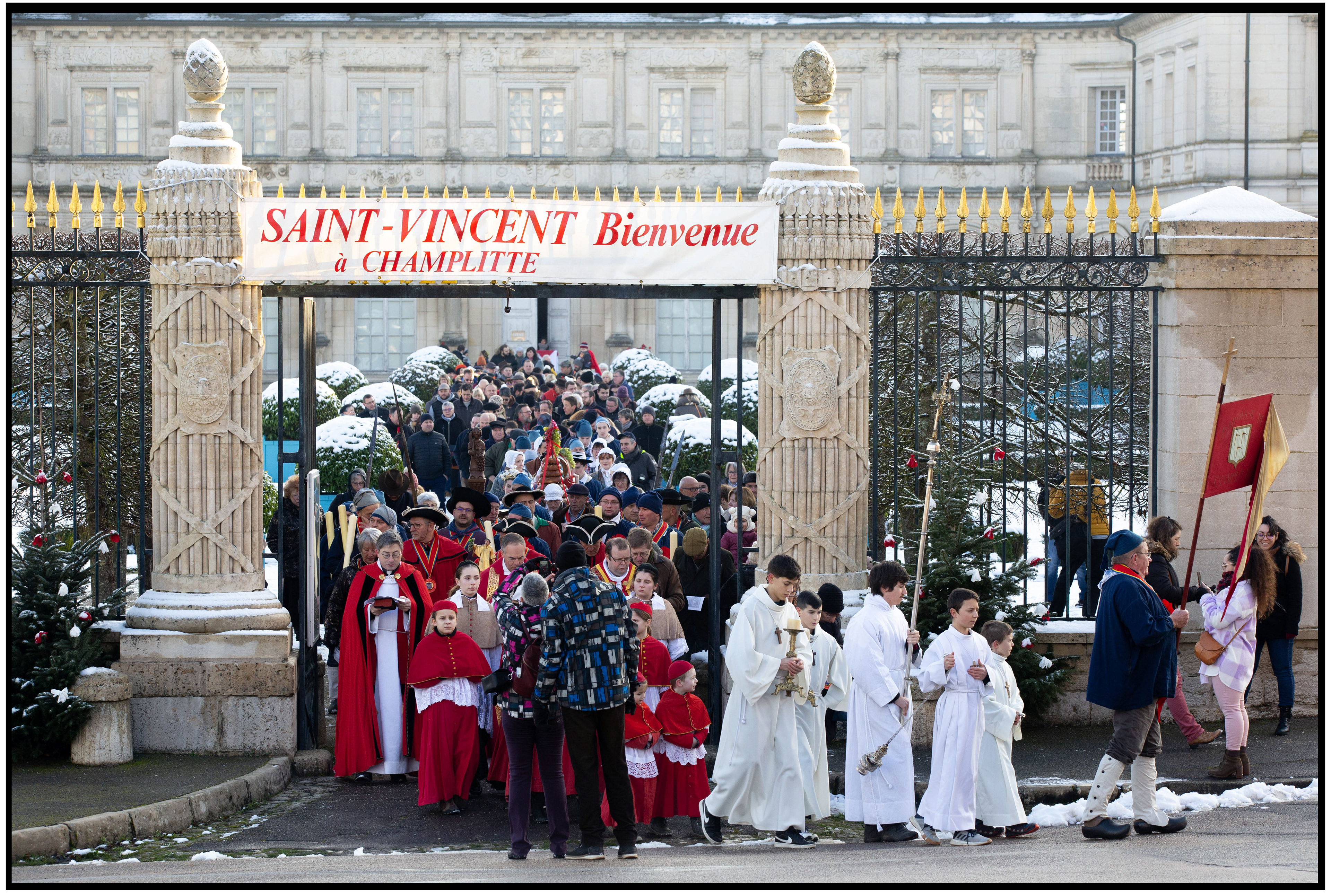 Départ pour la marche de procession de Saint-Vincent dans les rues de Champlitte