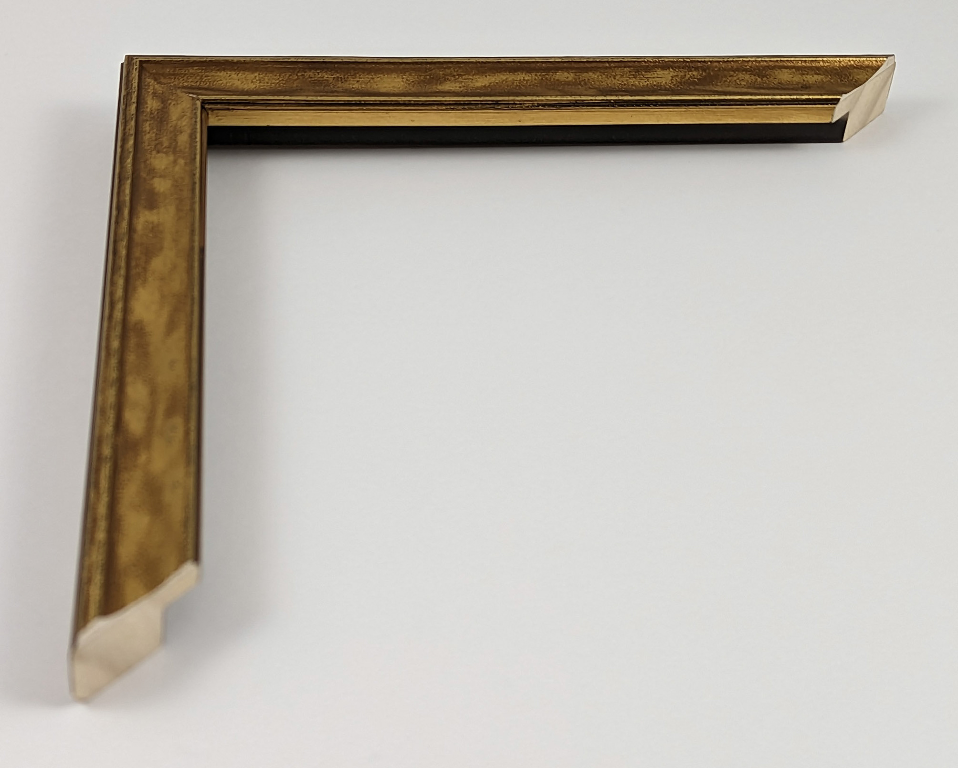 A3403 - 22x19 - χρυσό μπρονζέ σφυρήλατο, ξύλο εκτός ΕΕ δίχως σαράκι