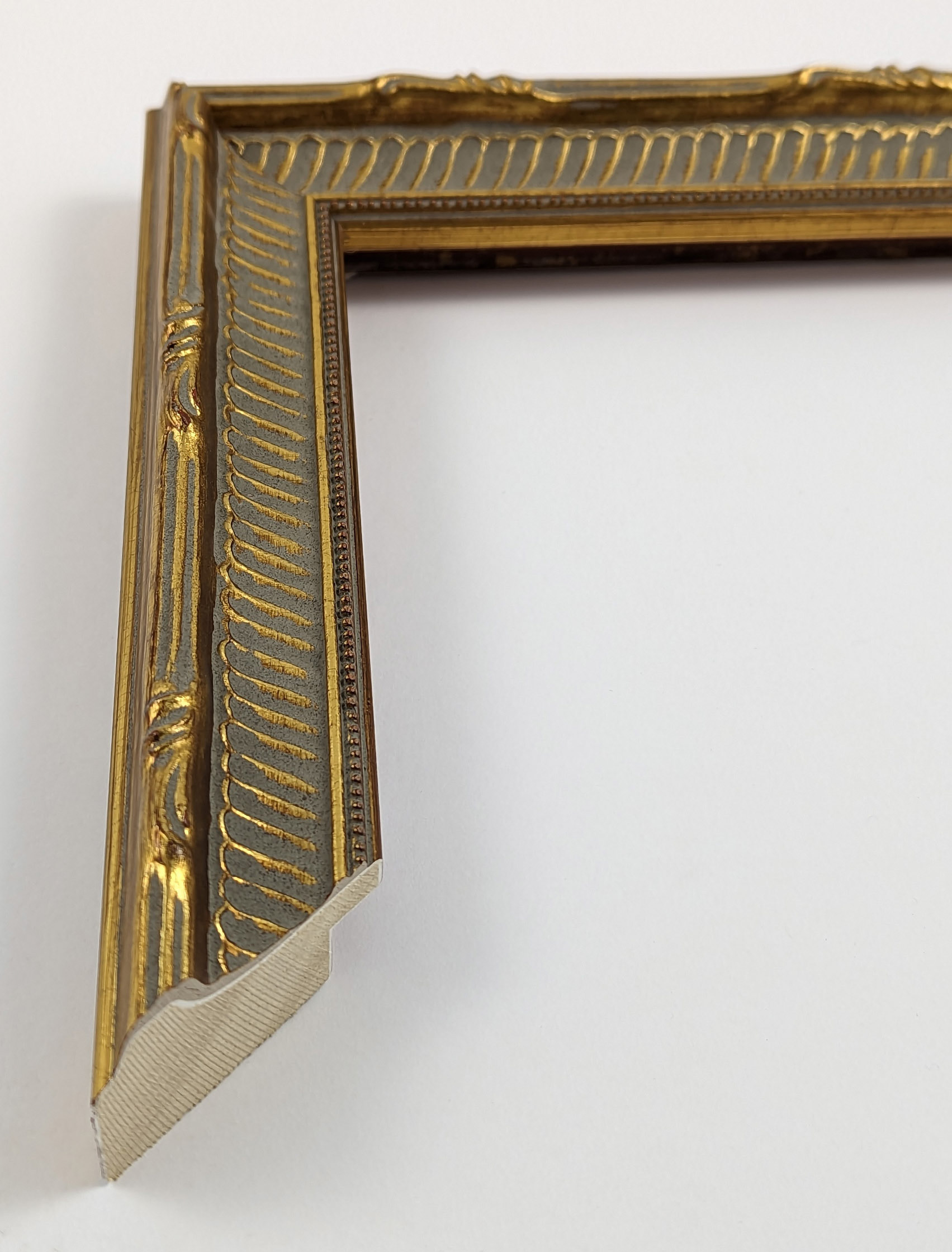 A1110 - 34x28 - φύλλο χρυσού σκαλιστή, ξύλο εκτός ΕΕ δίχως σαράκι