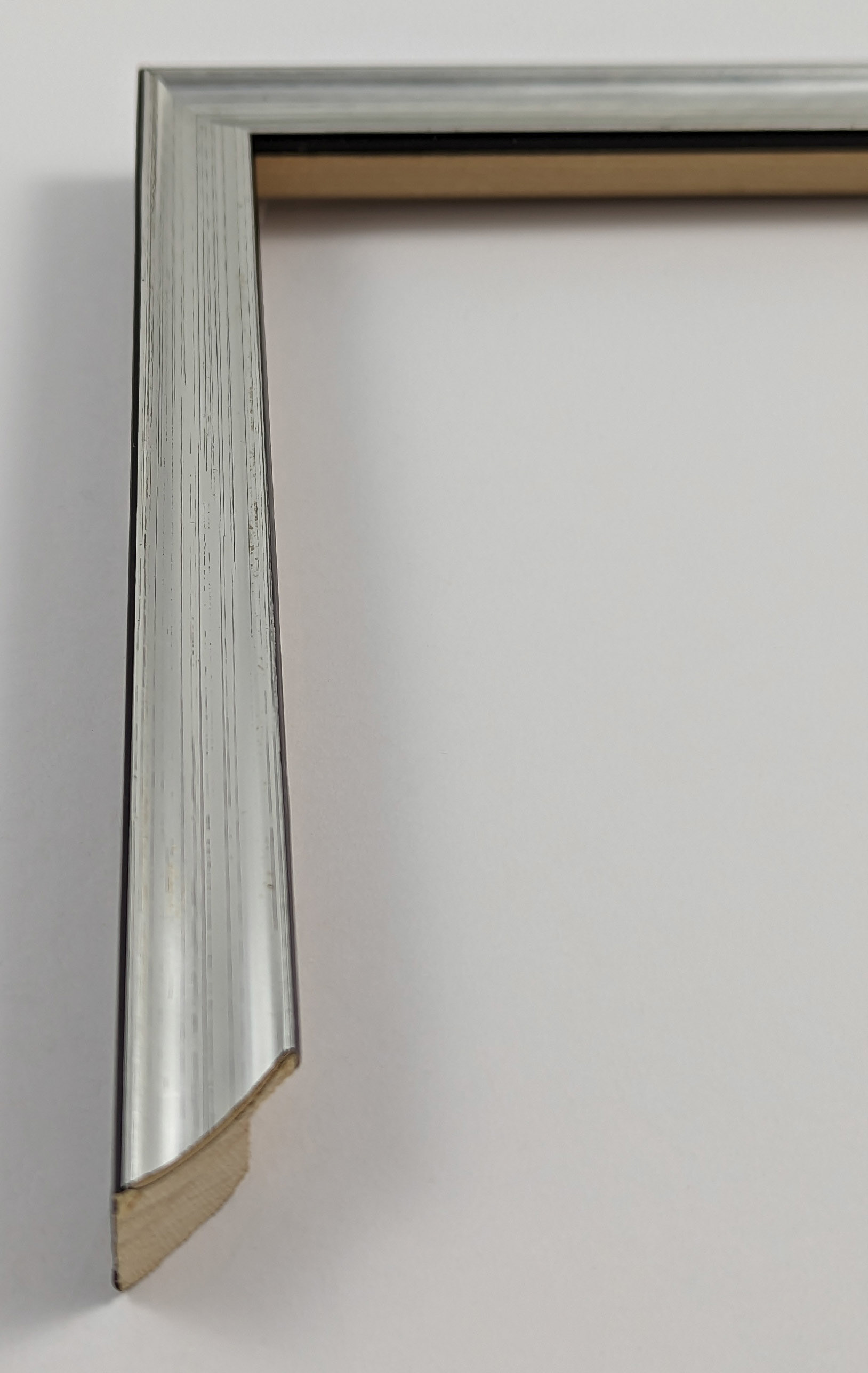 A716 - 18x18 - ασημί απομίμηση σφυρήλατου μετάλλου, ξύλο πεύκο