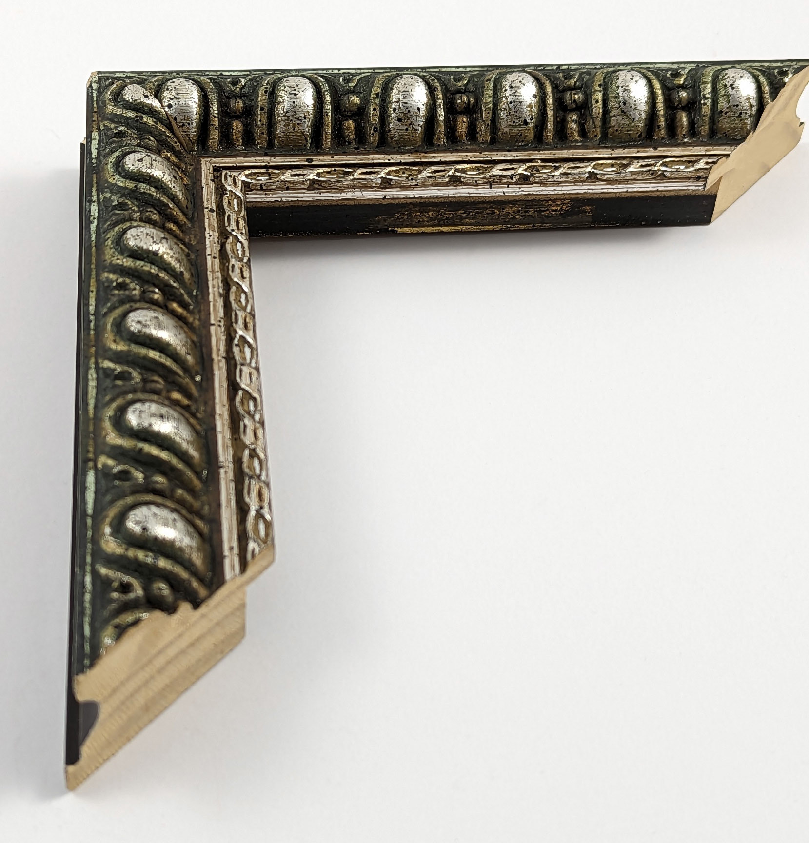 2410 - 40x35 - φύλλο ασήμι, ξύλο πεύκο