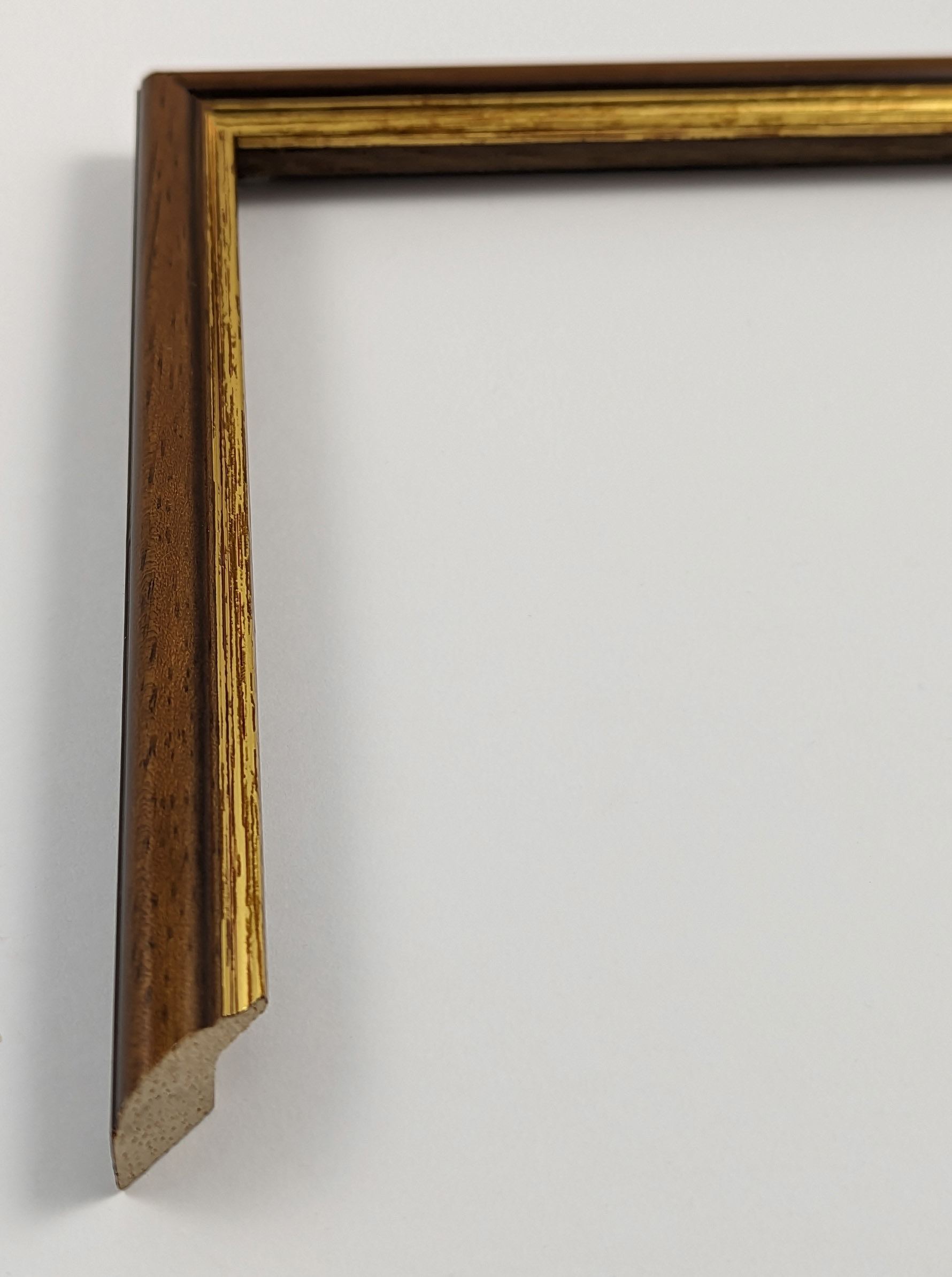 A64 - 15x16 - καρυδί με χρυσό, ξύλο εκτός ΕΕ δίχως σαράκι