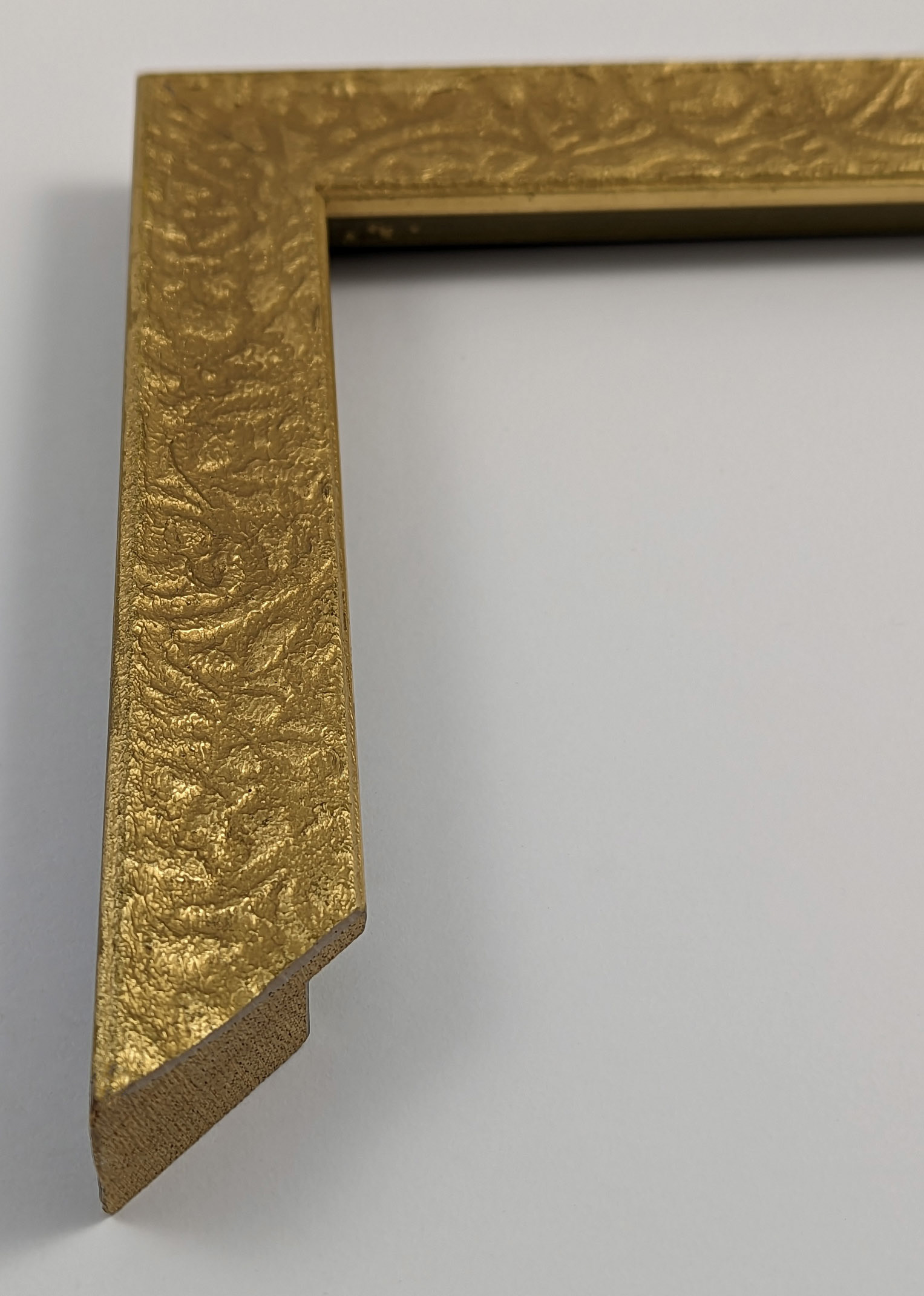 A221 - 30x20 - χρυσό ανάγλυφο, ξύλο εκτός ΕΕ δίχως σαράκι