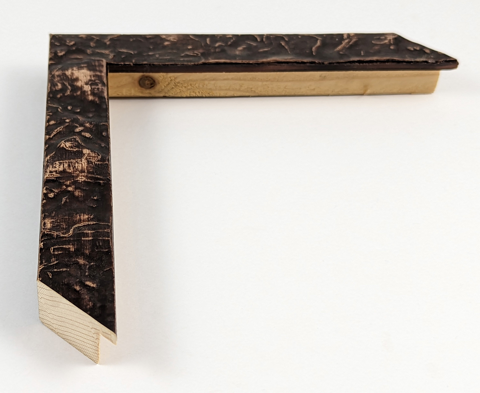 2101 - 25x20 - καφέ λάκα γυαλιστερή ανάγλυφη, ξύλο πεύκο