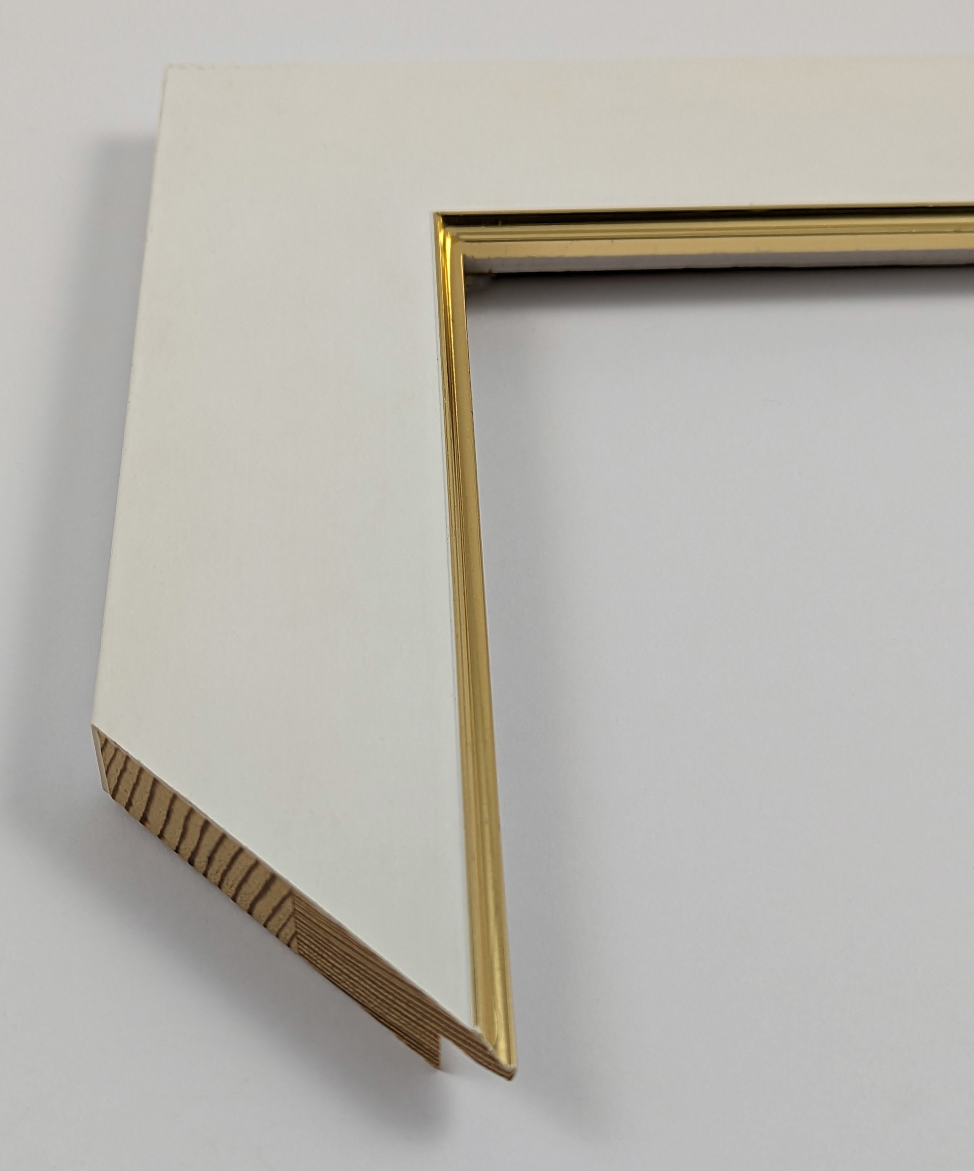 802 - 52x16 - πατούρα, ξύλο πεύκο