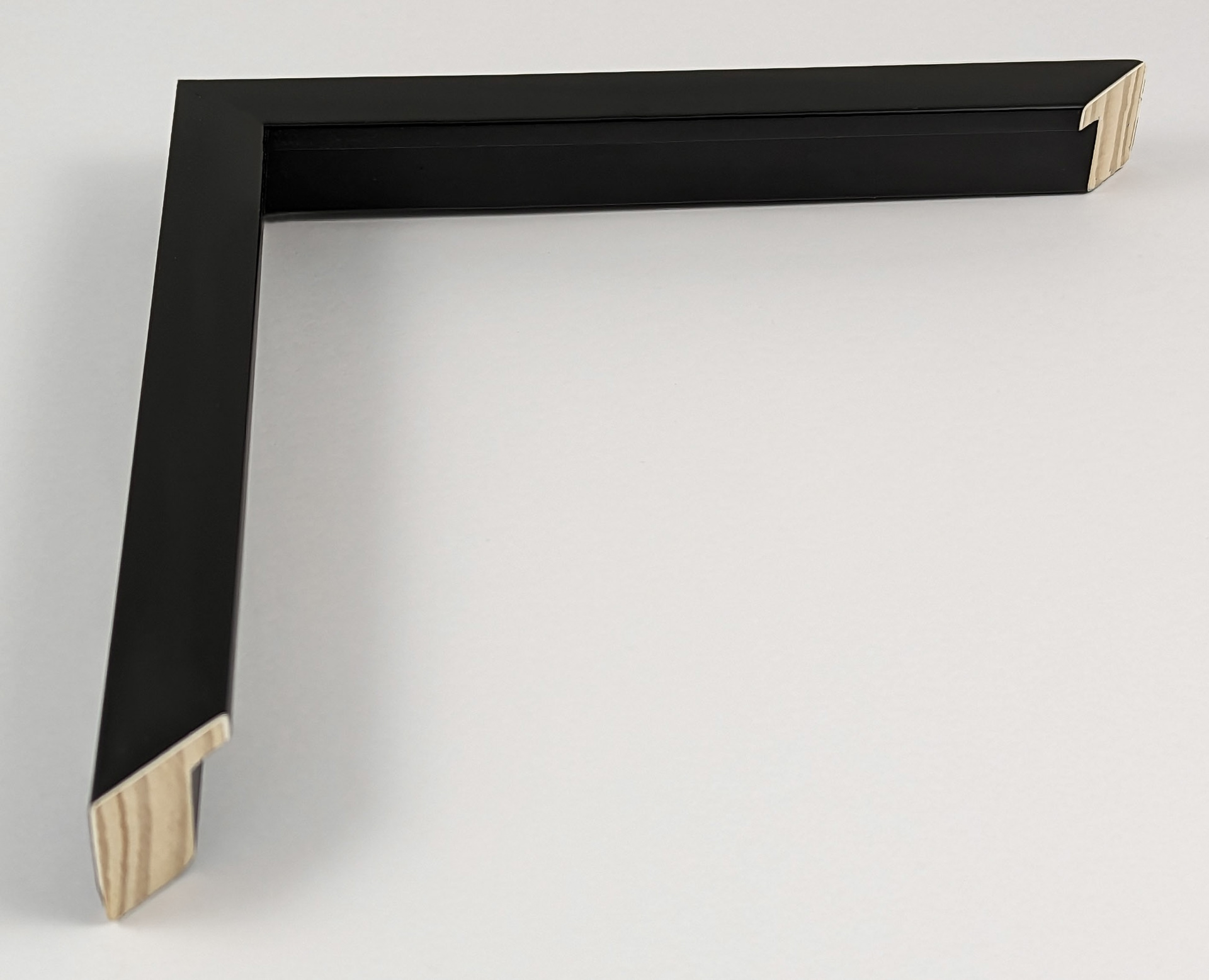 A3351 - 20x25 - κουτί μαύρη λάκα, ξύλο εκτός ΕΕ δίχως σαράκι