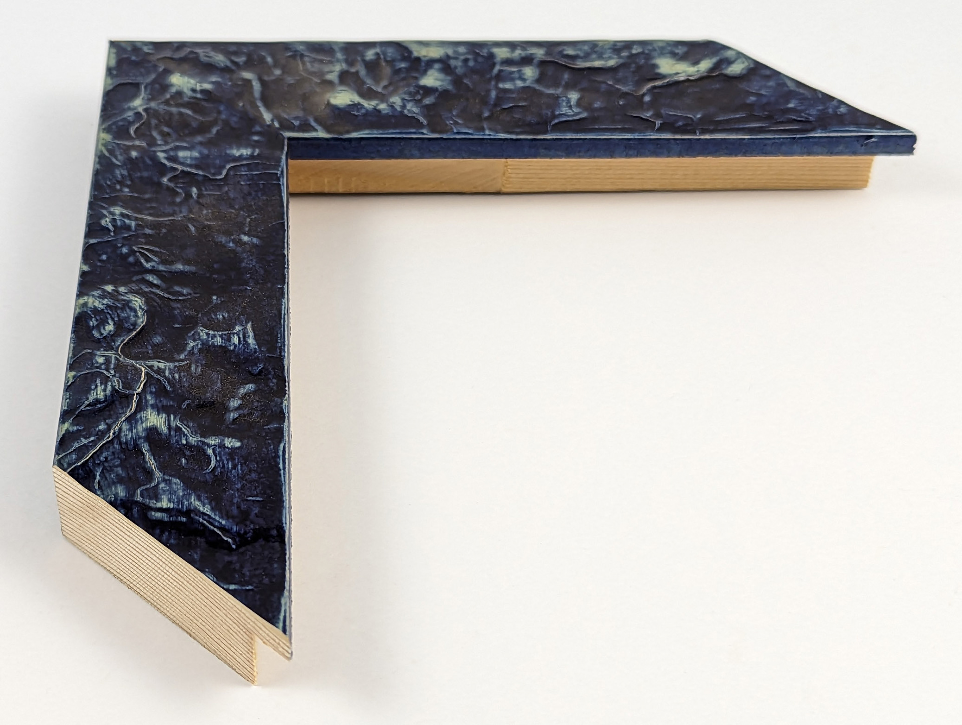2087 - 45x22 - μπλε λάκα γυαλιστερή ανάγλυφη, ξύλο πεύκο