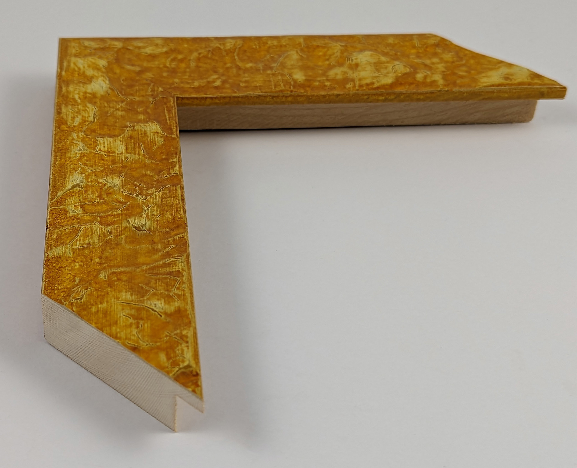 2091 - 45x22 - κίτρινη λάκα γυαλιστερή ανάγλυφη, ξύλο πεύκο